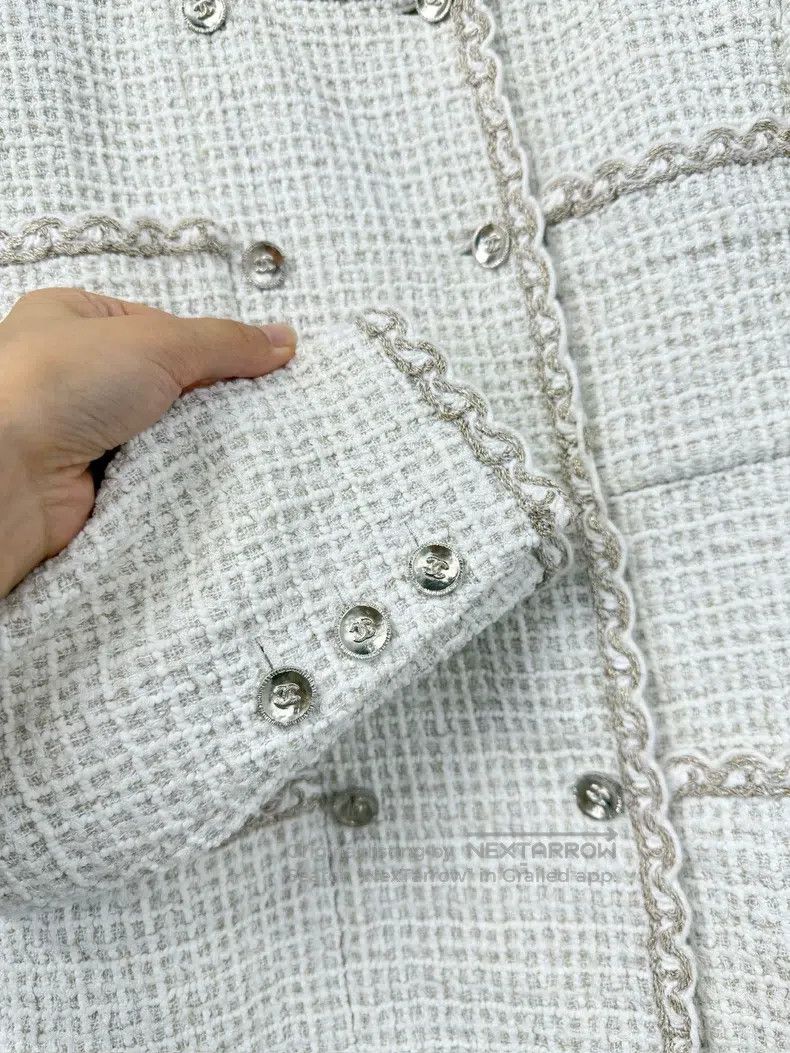 Chanel Chanel 25C white rolled tweed four-pocket double-breasted Size XS / US 0-2 / IT 36-38 - 3 Thumbnail