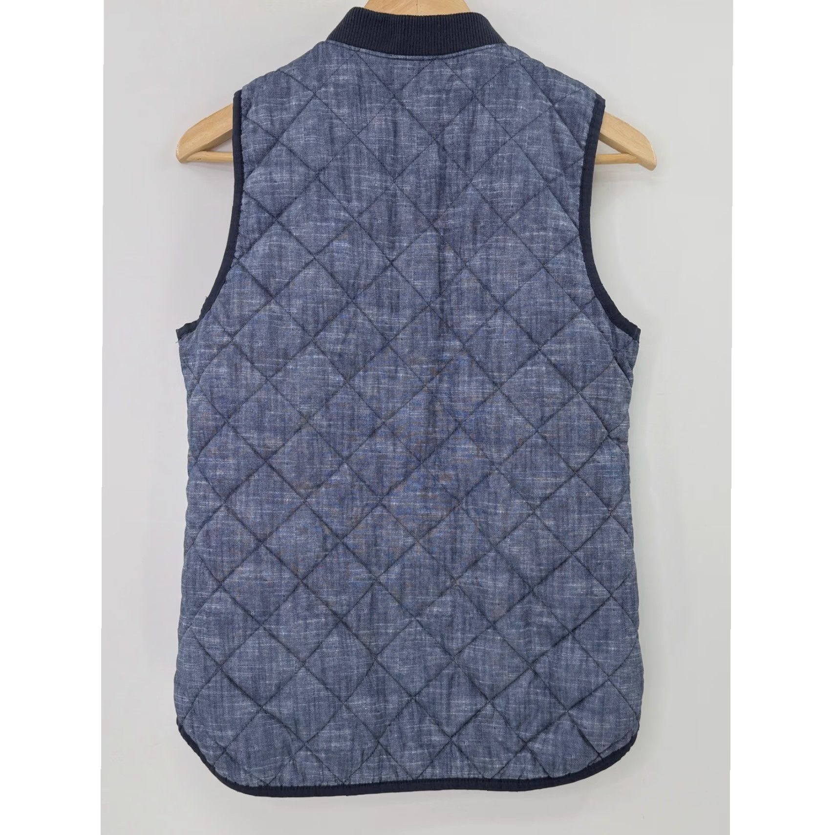 Old Navy VINTAGE Old Navy Womens Quilted Chambray Blue Puffer Vest Size S Outdoors Preppy Size S / US 4 / IT 40 - 2 Thumbnail