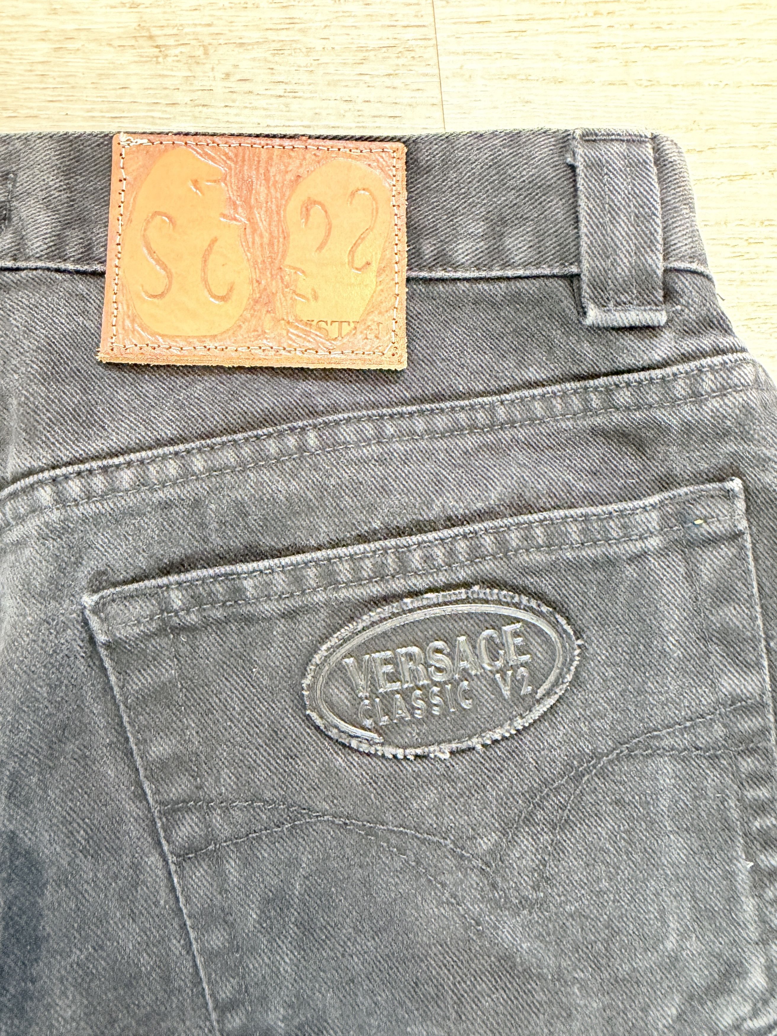Versace Vintage Versace Classic V2 Graphic Appliqué Denim Size US 33 - 4 Thumbnail