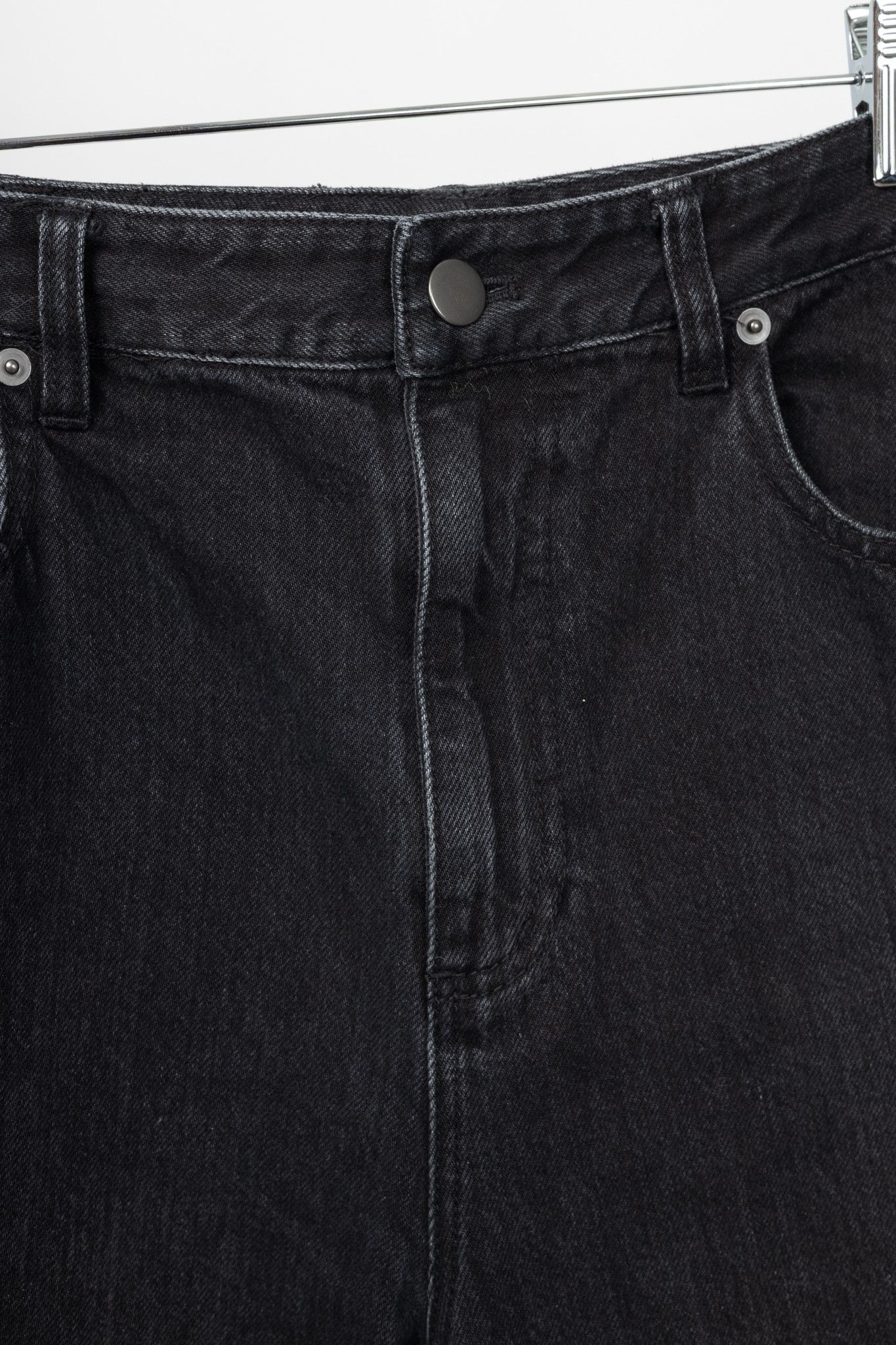 Tibi Tibi SS24 Vintage Black Denim Barrel Shorter Tuck Jeans Size 25" / US 0 / IT 36 - 6 Thumbnail
