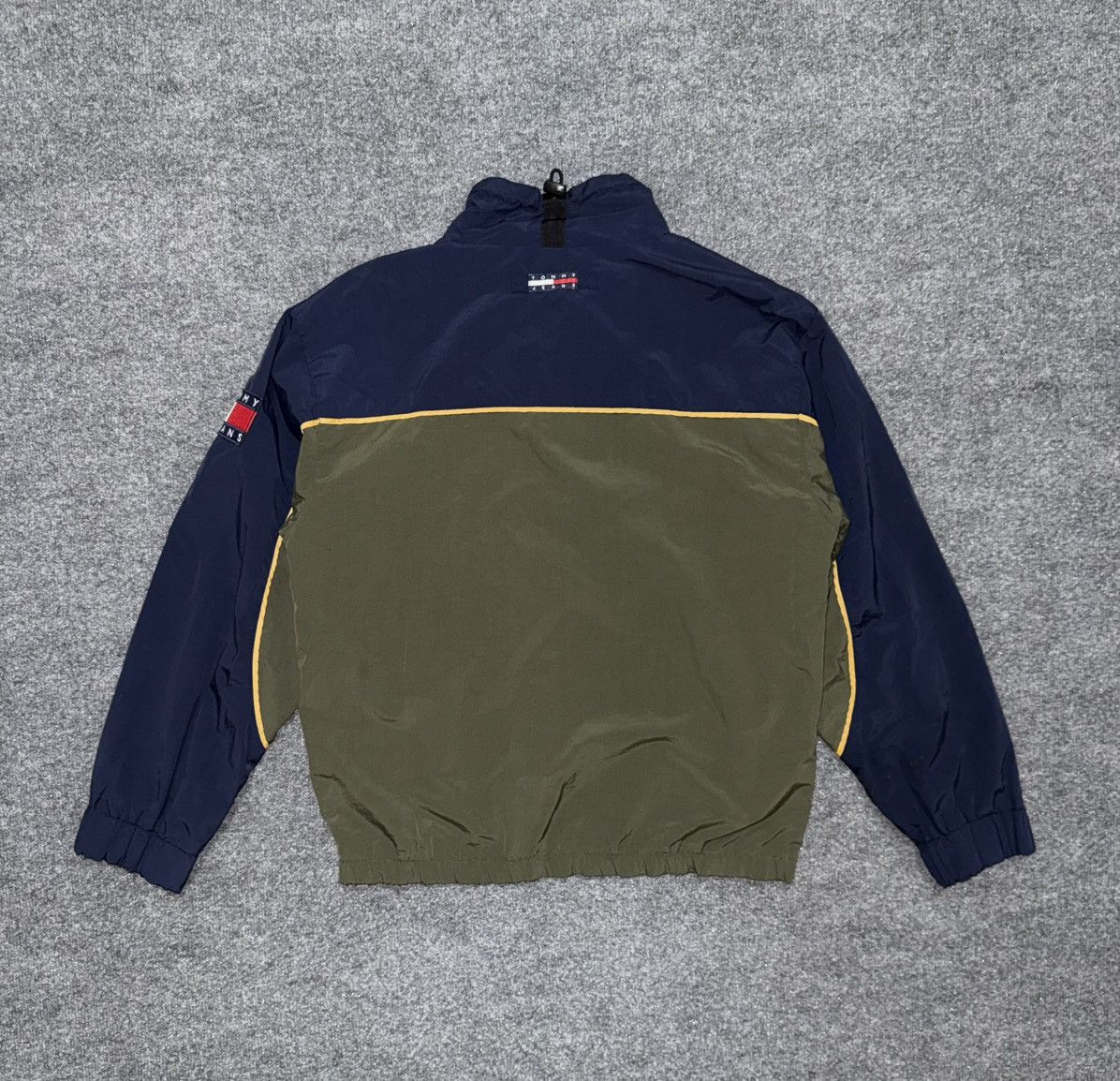 Tommy Hilfiger Vintage Tommy Hilfiger Jeans Pullover Windbreaker M Size US M / EU 48-50 / 2 - 12 Thumbnail