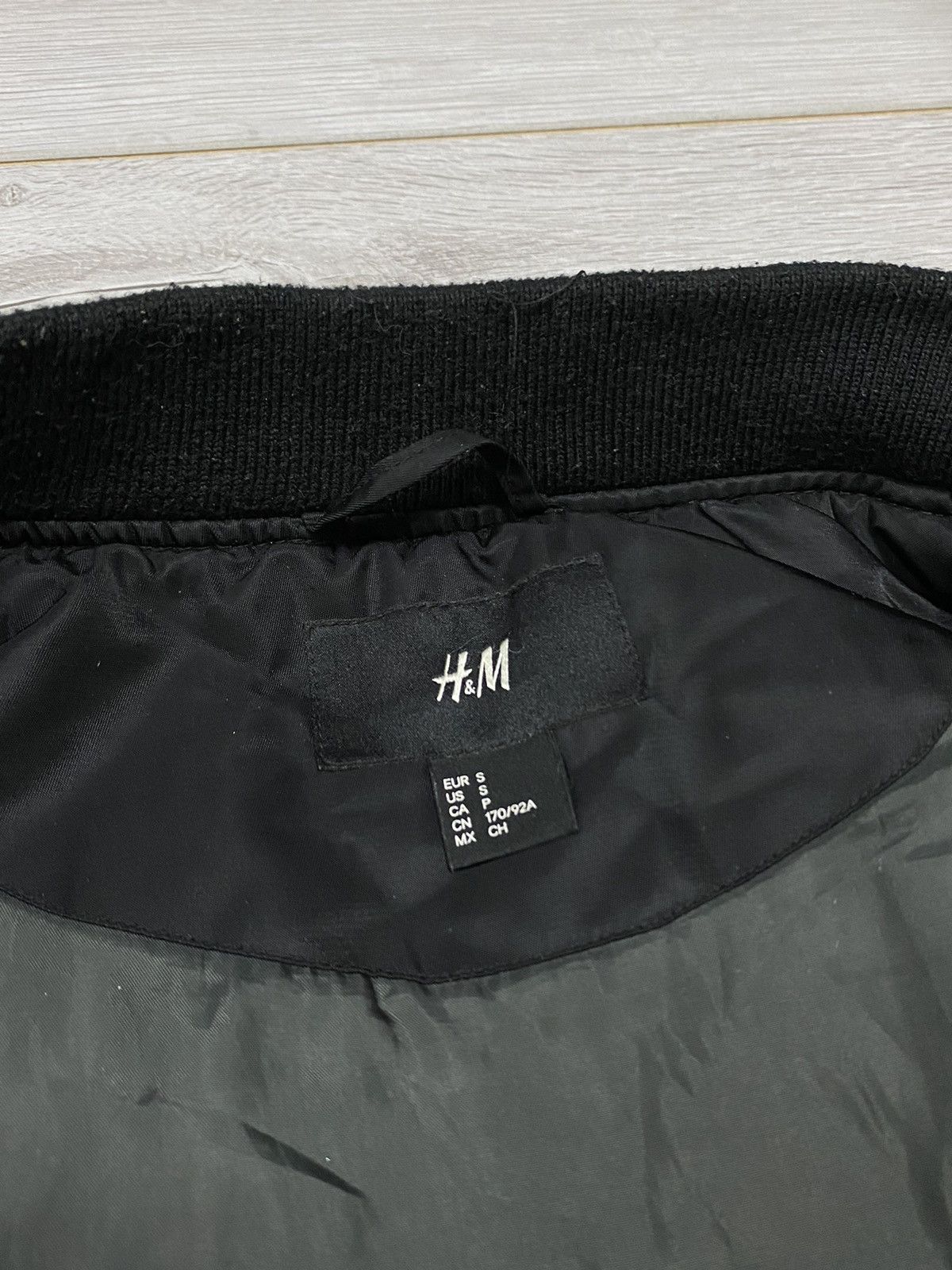 H&M × The Weeknd H&M The Weeknd XO Black Bomber Patch Jacket Size US S / EU 44-46 / 1 - 6 Thumbnail