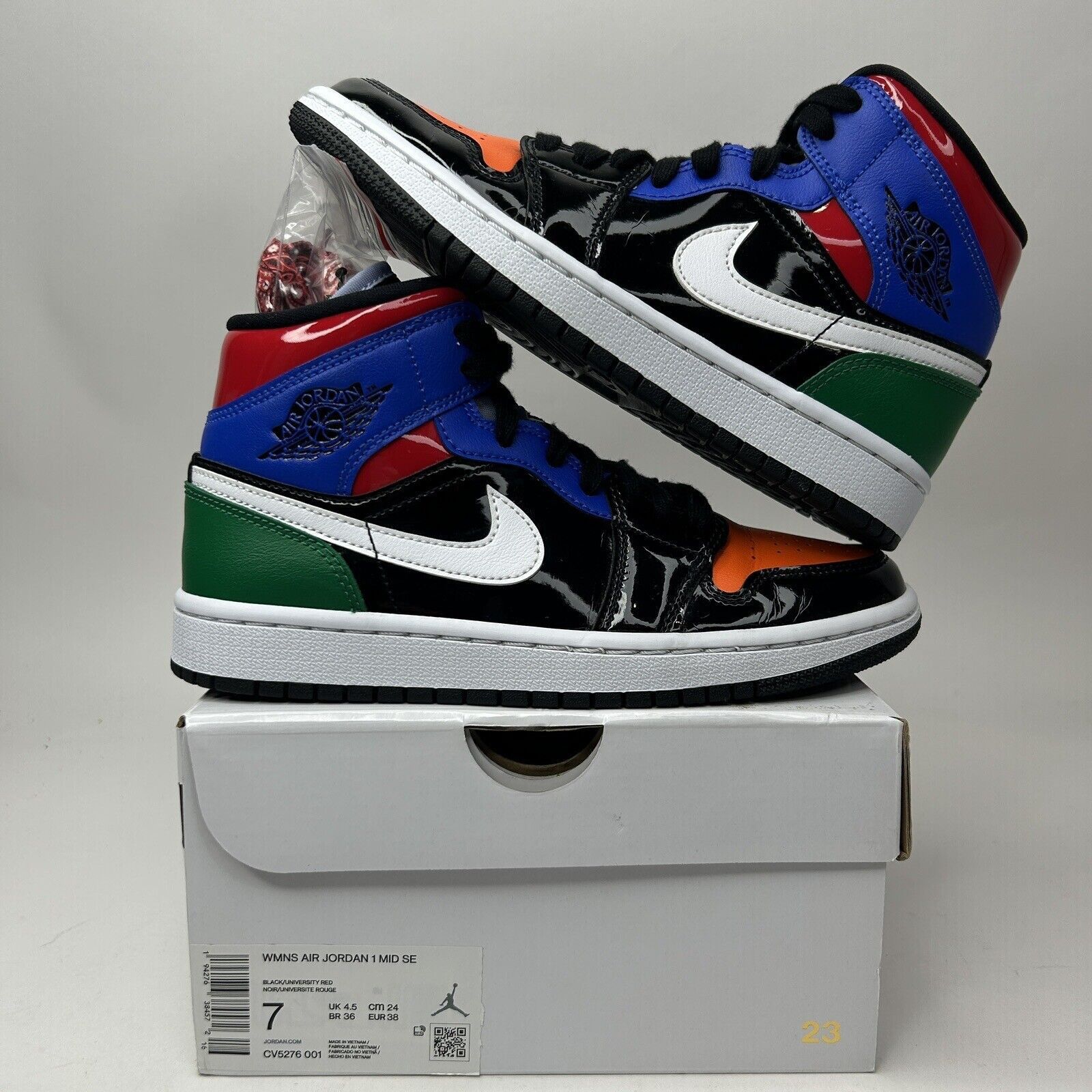 Nike Nike Air Jordan 1 Mid Retro SE WMNS “Multi-Patent” 2023 Size US 7 / IT 37 - 1 Thumbnail