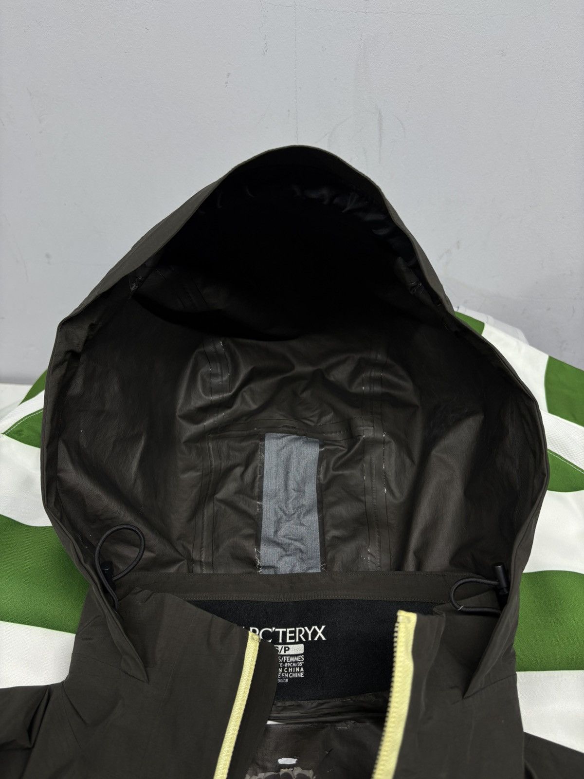 Arc'teryx Arc’Teryx Gore-Tex Paclite Shell Jacket Dark Green Size S / US 4 / IT 40 - 20 Thumbnail