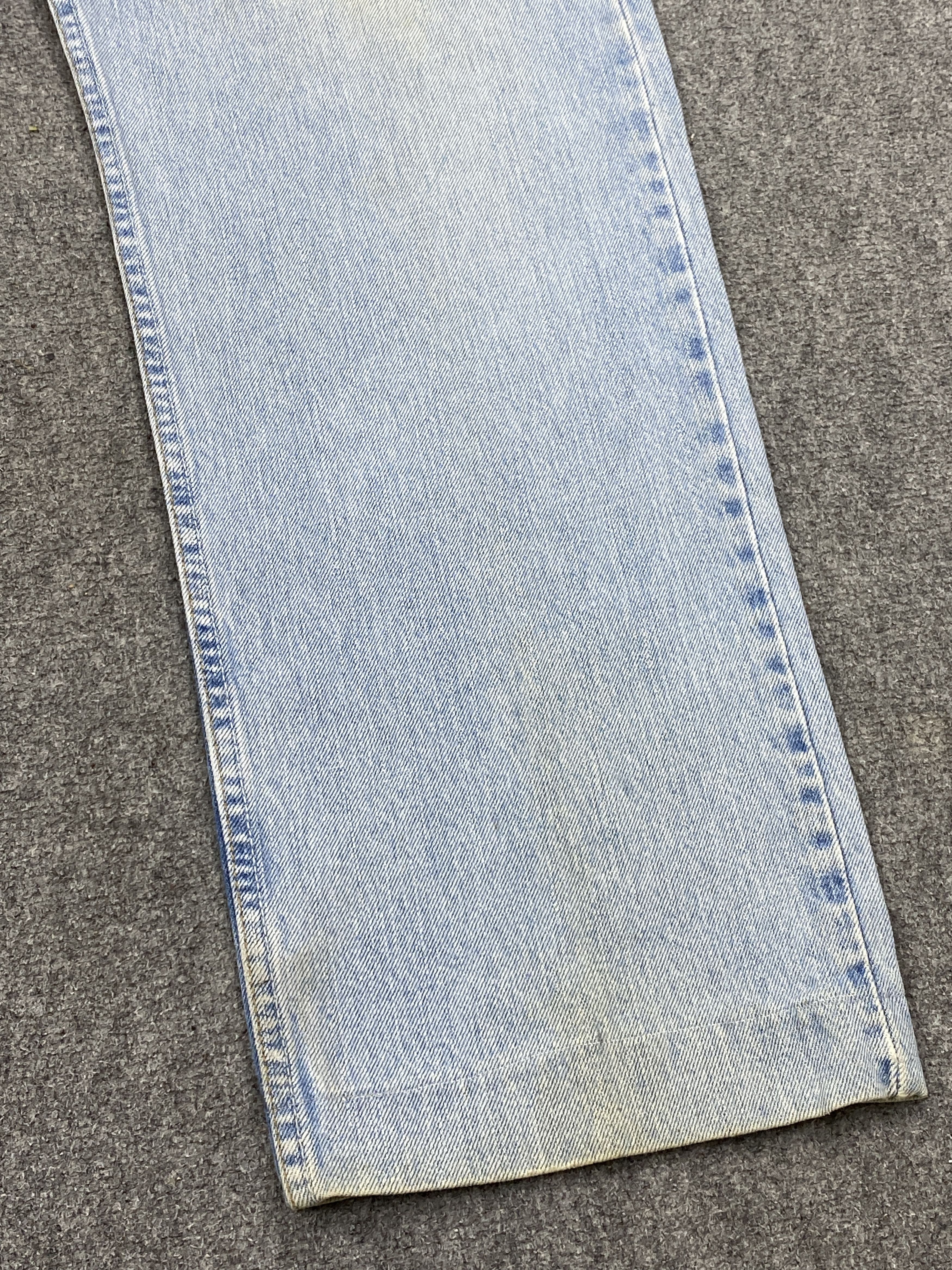 Levi's × Vintage Vintage Levis 505 Rusty Light Blue Jeans Size US 35 - 14 Thumbnail