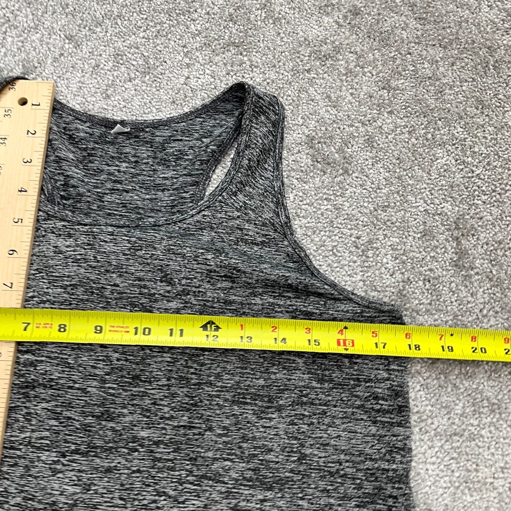 Vintage Unbranded Active Tank Top Womens Small Dark Gray Halter Racerback Athletic Gym Shirt Sleeveless Yoga CrossFit Running Fitness Size S / US 4 / IT 40 - 7 Thumbnail