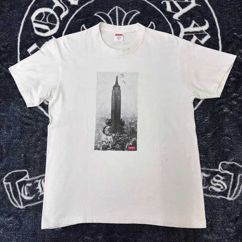 Supreme Supreme Empire State Building White Short Sleeve Tee Q10 Size US M / EU 48-50 / 2 - 1 Thumbnail