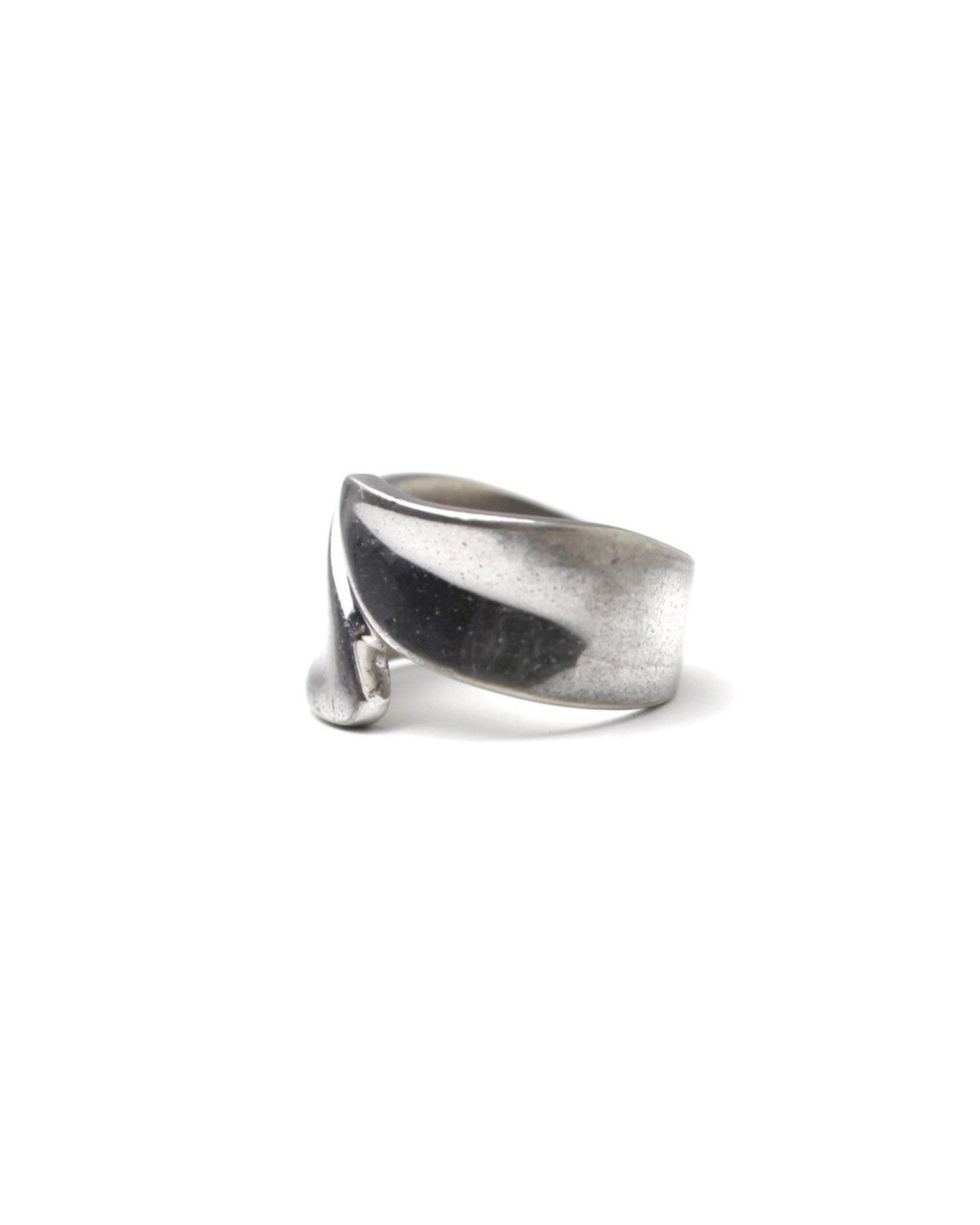 Vintage 2000S JAPANESE MADE TWISTED SILVER BAND RING Size ONE SIZE - 1 Thumbnail