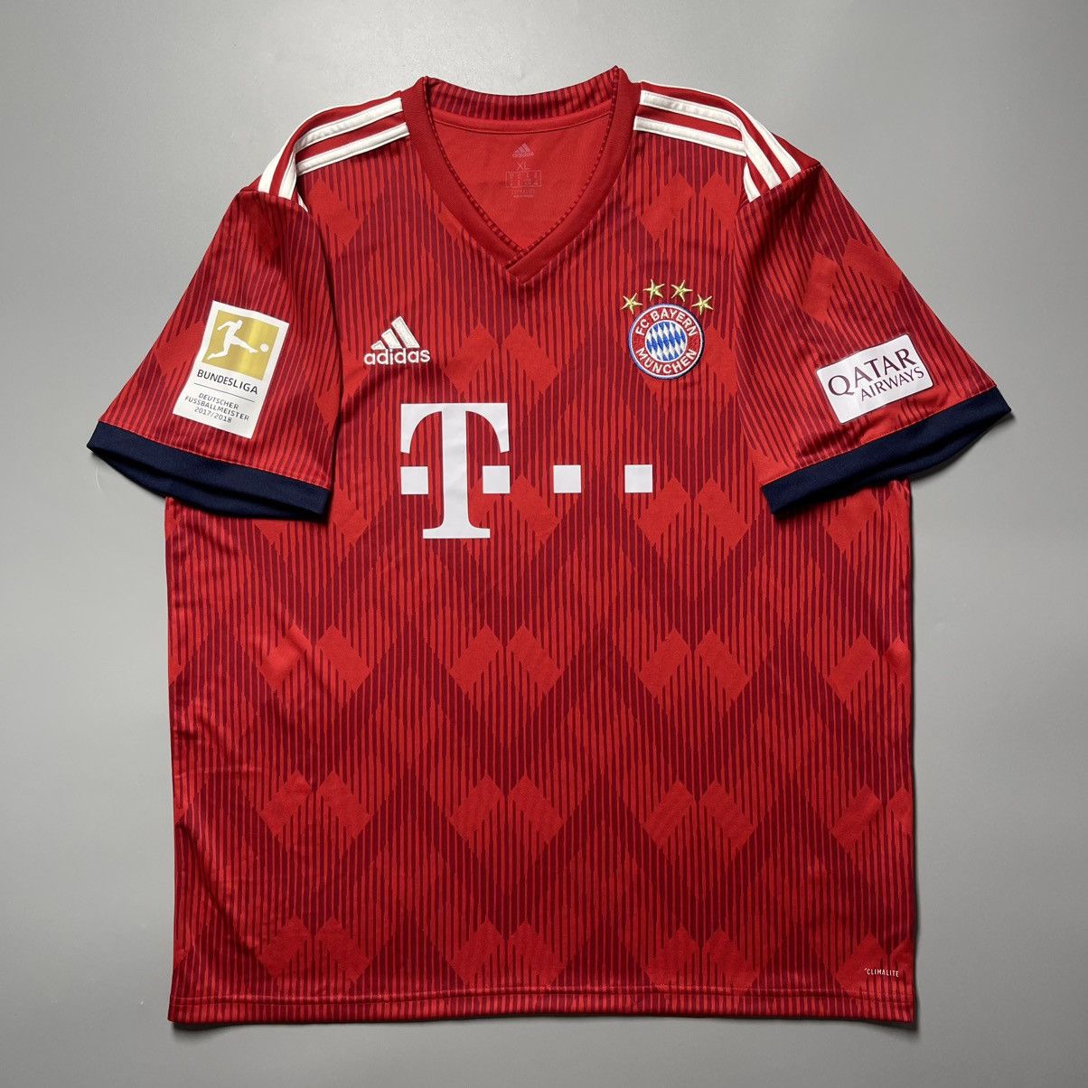 Vintage BAYERN ADIDAS 2018/2019 FOOTBALL HOME JERSEY #9 LEWANDOWSKI Size US XL / EU 56 / 4 - 2 Thumbnail