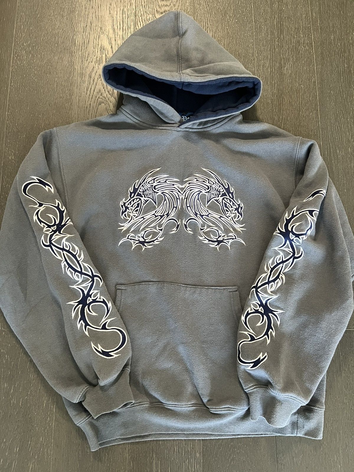 Sweats à capuche zippés à motif graphique de broderie PVD