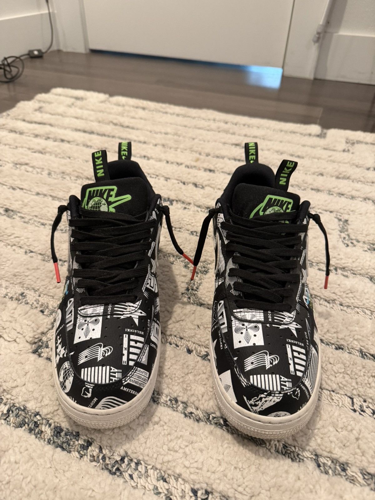 Nike Nike AF1 “WORLDWIDE” Size US 9 / EU 42 - 2 Thumbnail