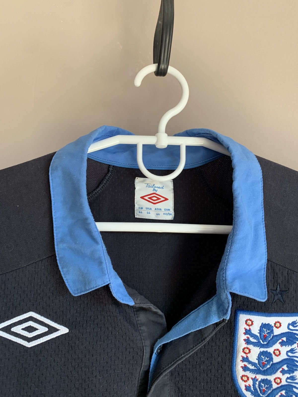 Umbro England 2011 2012 Away Football Jersey Umbro Soccer Shirt XL Size US XL / EU 56 / 4 - 5 Thumbnail