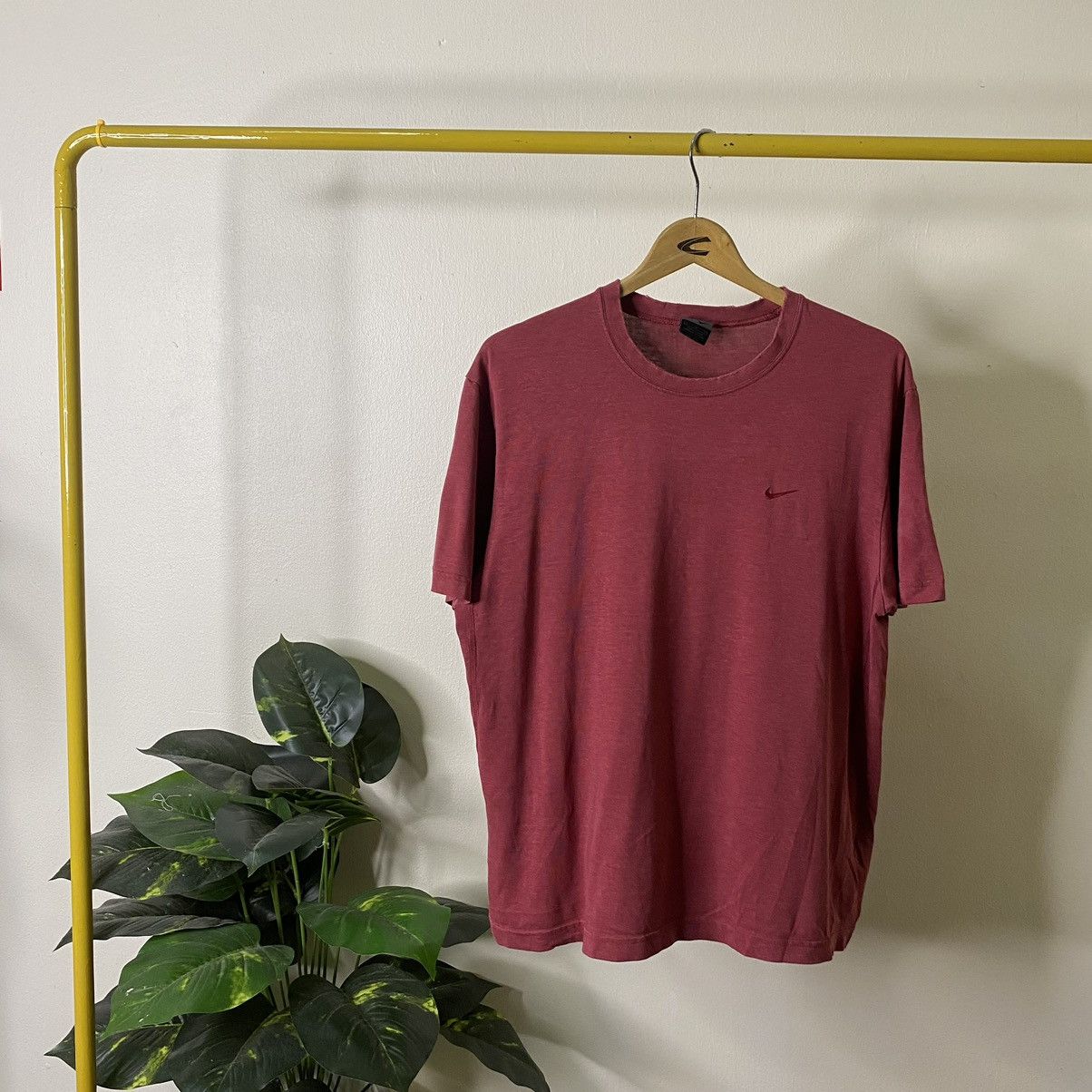 Nike × Vintage Vintage 2000s Nike Essential Small Swoosh Tee Size US M / EU 48-50 / 2 - 1 Thumbnail