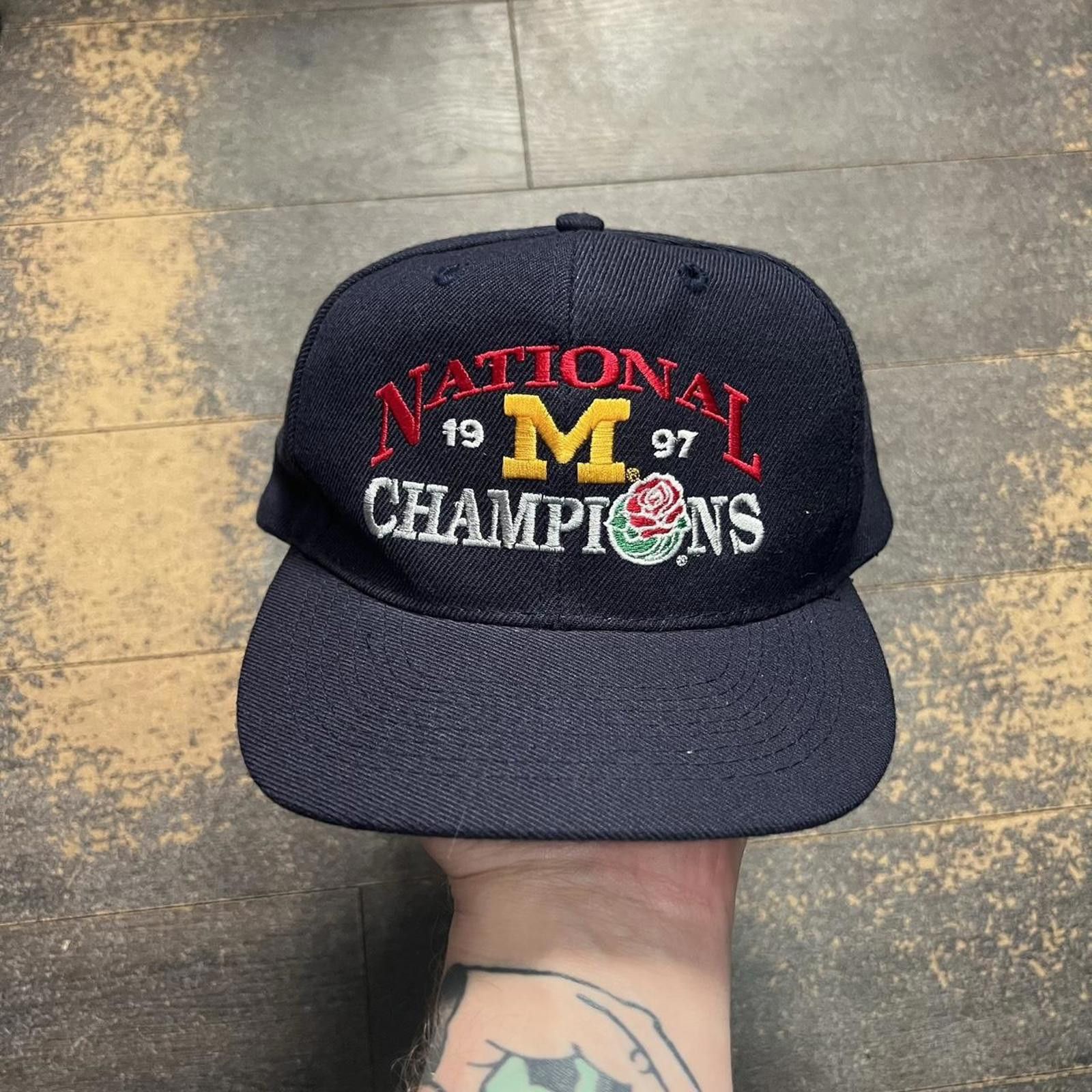 Other vintage university of Michigan strap back hat 90s OS Size ONE SIZE - 1 Thumbnail