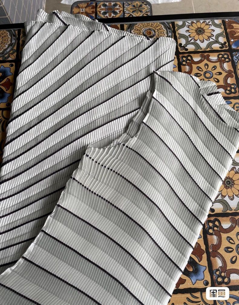 Issey Miyake Issey Miyake size:2 Grey vintage starlight dress Size S / US 4 / IT 40 - 3 Thumbnail
