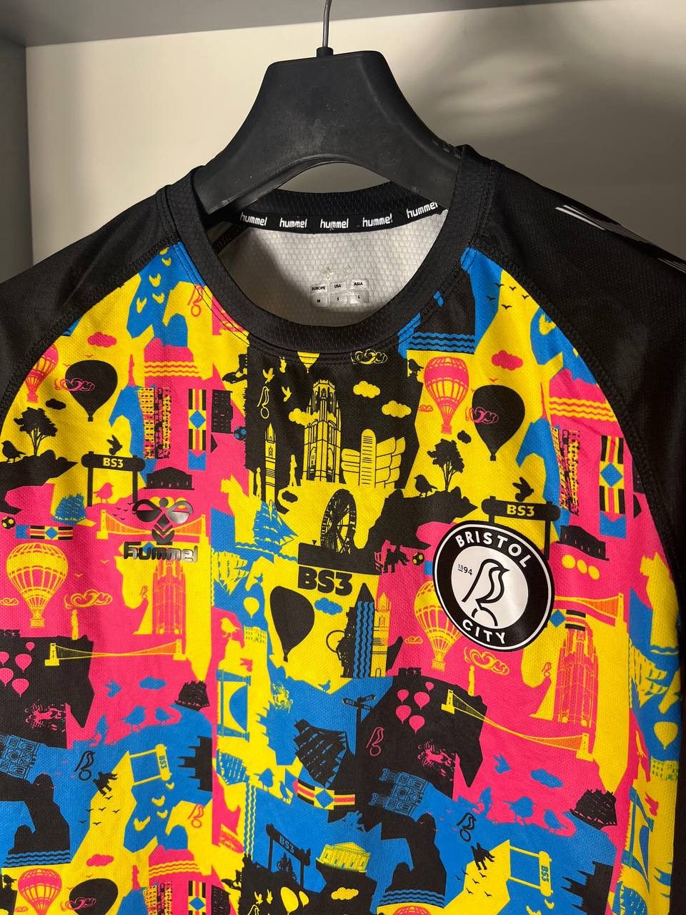 Hummel VINTAGE HUMMEL FC BRISTOL CITY ENGLAND SOCCER JERSEY Y2K Size US M / EU 48-50 / 2 - 4 Thumbnail