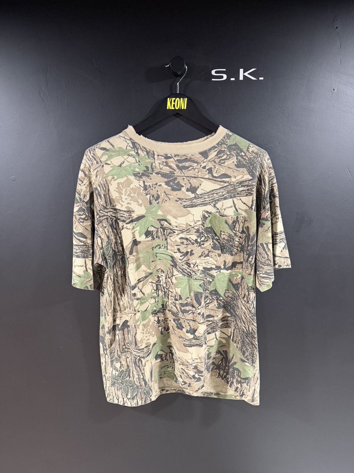 Vintage 1990s Vintage Camo Grunge Distressed Single Stitch Tee XL Size US XL / EU 56 / 4 - 1 Thumbnail