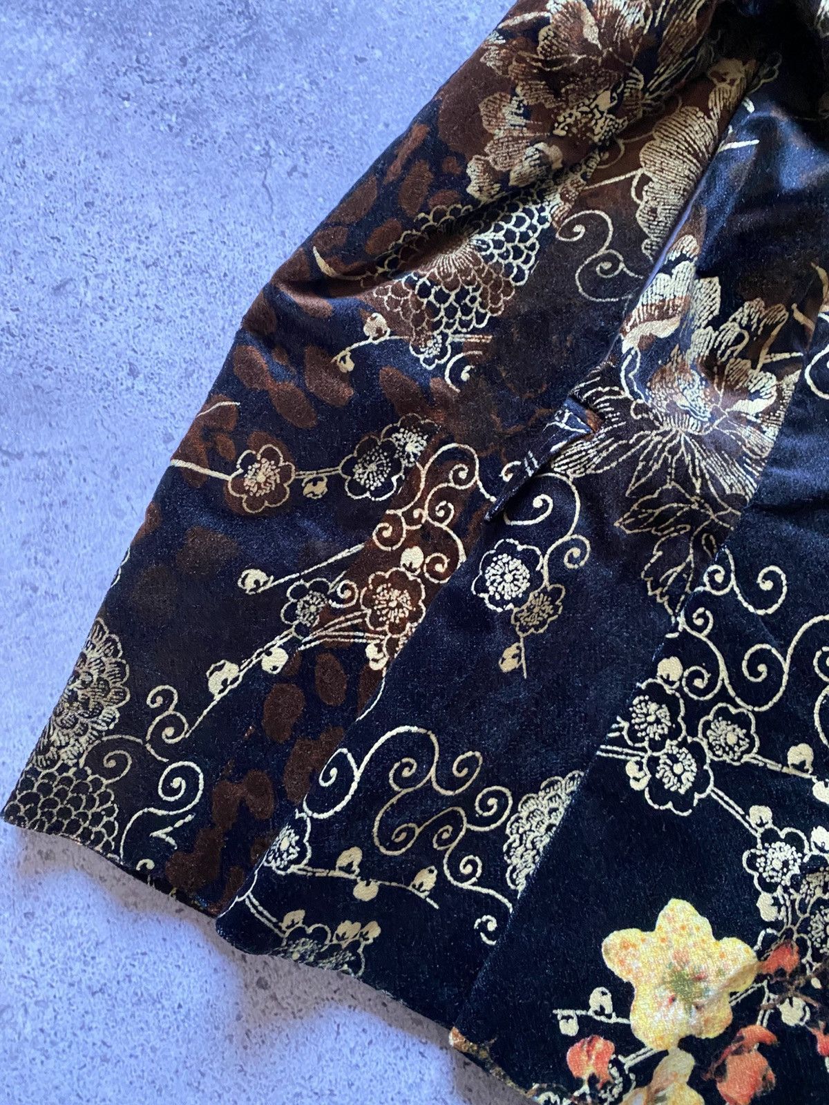 Roberto Cavalli Luxury Class Roberto Cavalli Blazer Vintage Floral Italy Size L / US 10 / IT 46 - 24 Thumbnail