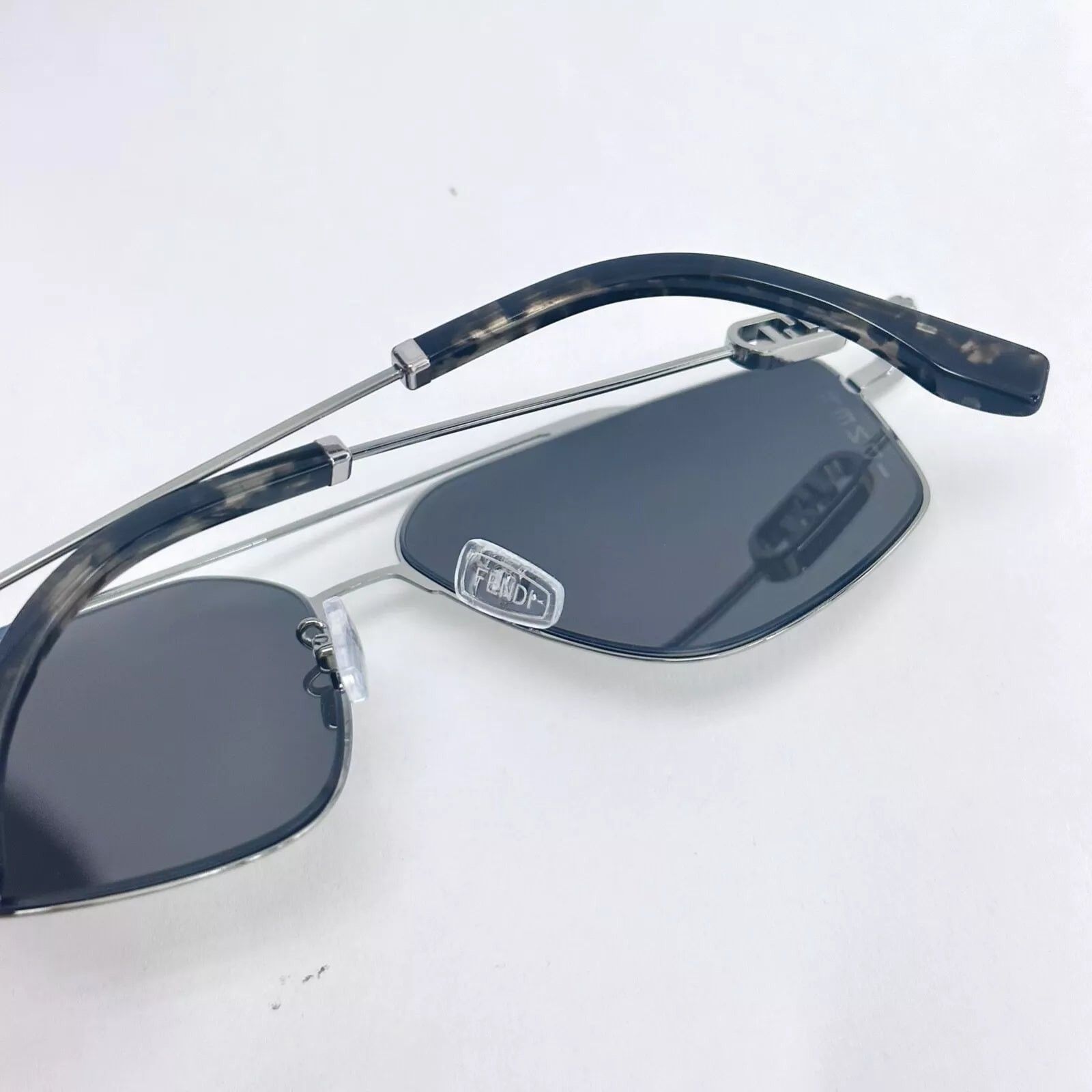 Fendi FENDI O'LOCK 40079 Ruthenium Gold FF Logo Sunglass FE40079U Size ONE SIZE - 10 Thumbnail