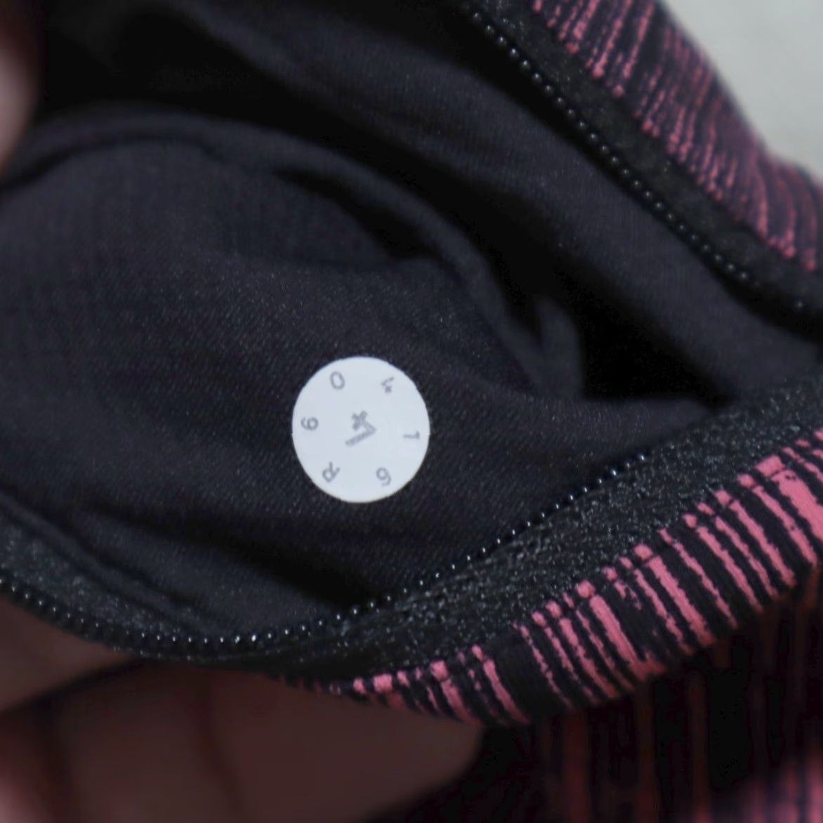 Lululemon Lululemon 21" HR Crop Nylon Woven Leggings Pants Pink All Over Print Women's 4 Size 27" / US 4 / IT 40 - 6 Thumbnail