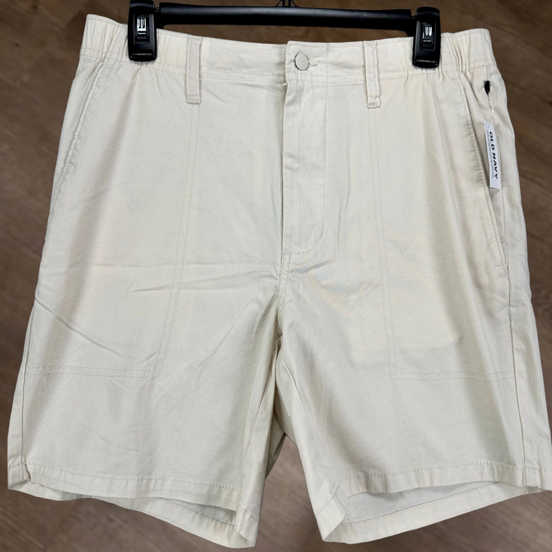 Old Navy Old Navy Khakis Shorts Built-In Flex Mens Small 7 Inseam Beige Nylon Blend NEW Size US 29 - 1 Thumbnail