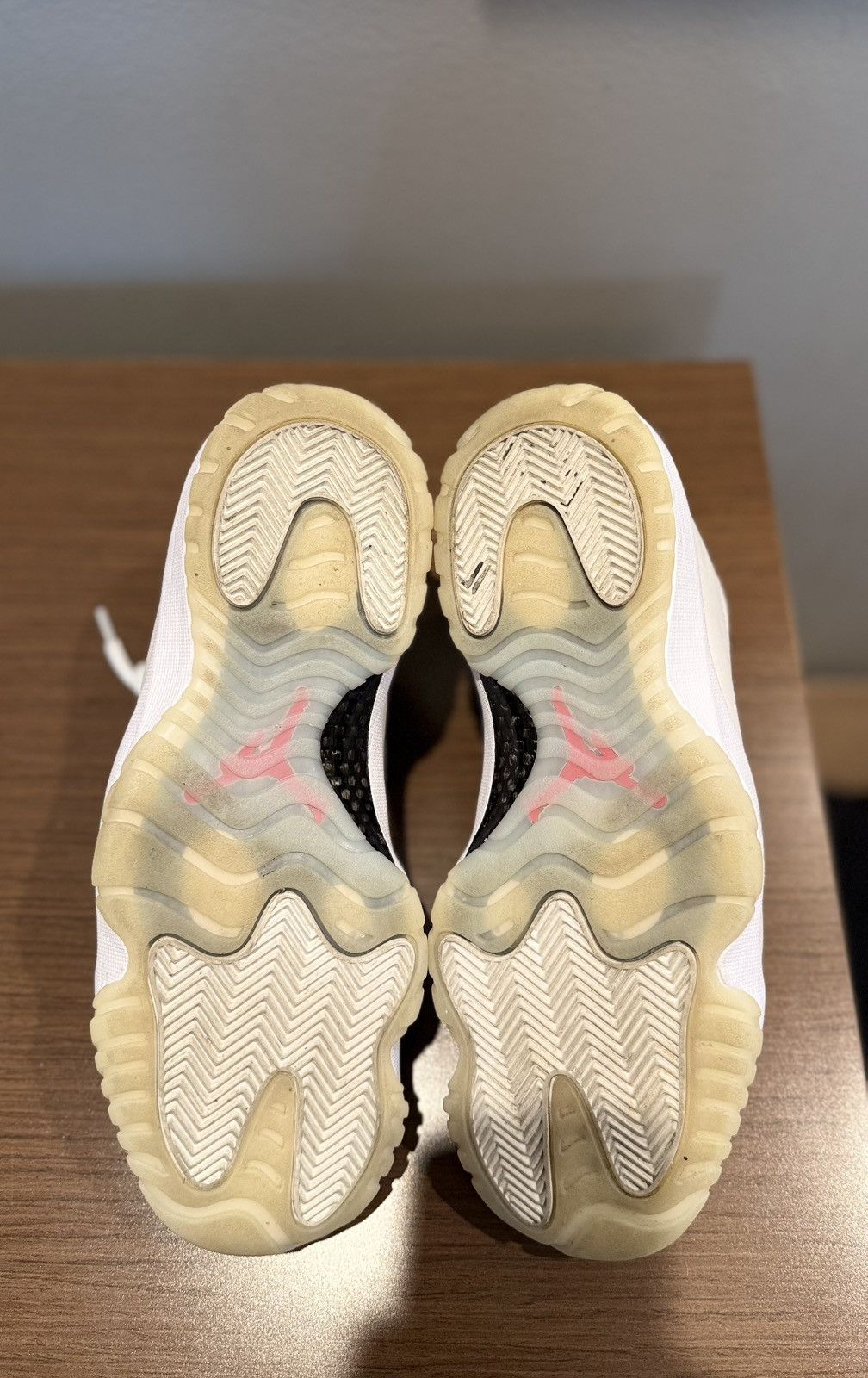Nike Air Jordan 11 Retro “Platinum Tint” Size US 9.5 / EU 42-43 - 5 Thumbnail