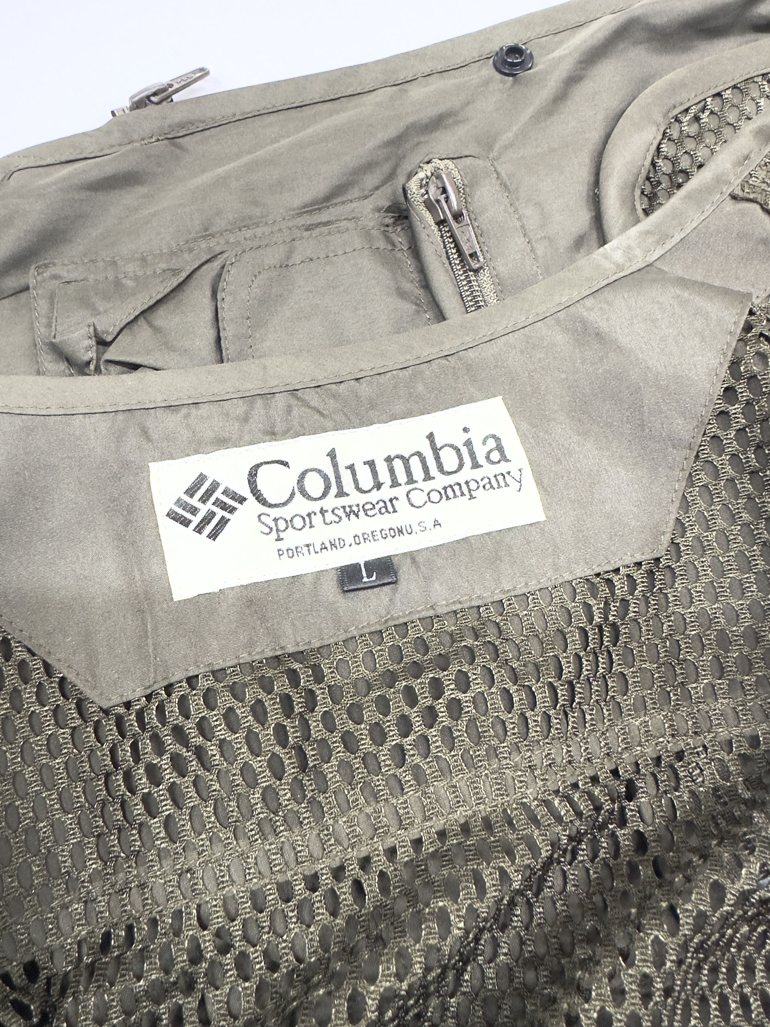 Columbia Columbia Multi-Pocket Vintage Fishing Mesh Vest Size US L / EU 52-54 / 3 - 5 Thumbnail