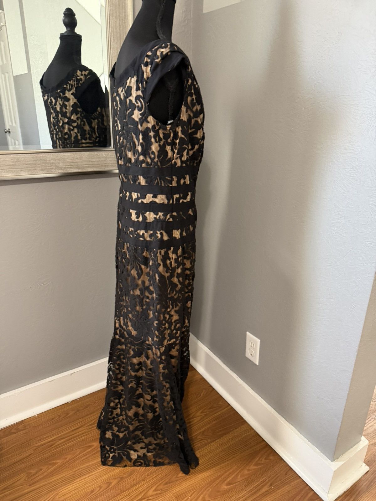 Tadashi Shoji Tadashi Shoji Dark Romantic Black Lace Mermaid Gown Size 14 Size L / US 10 / IT 46 - 5 Thumbnail