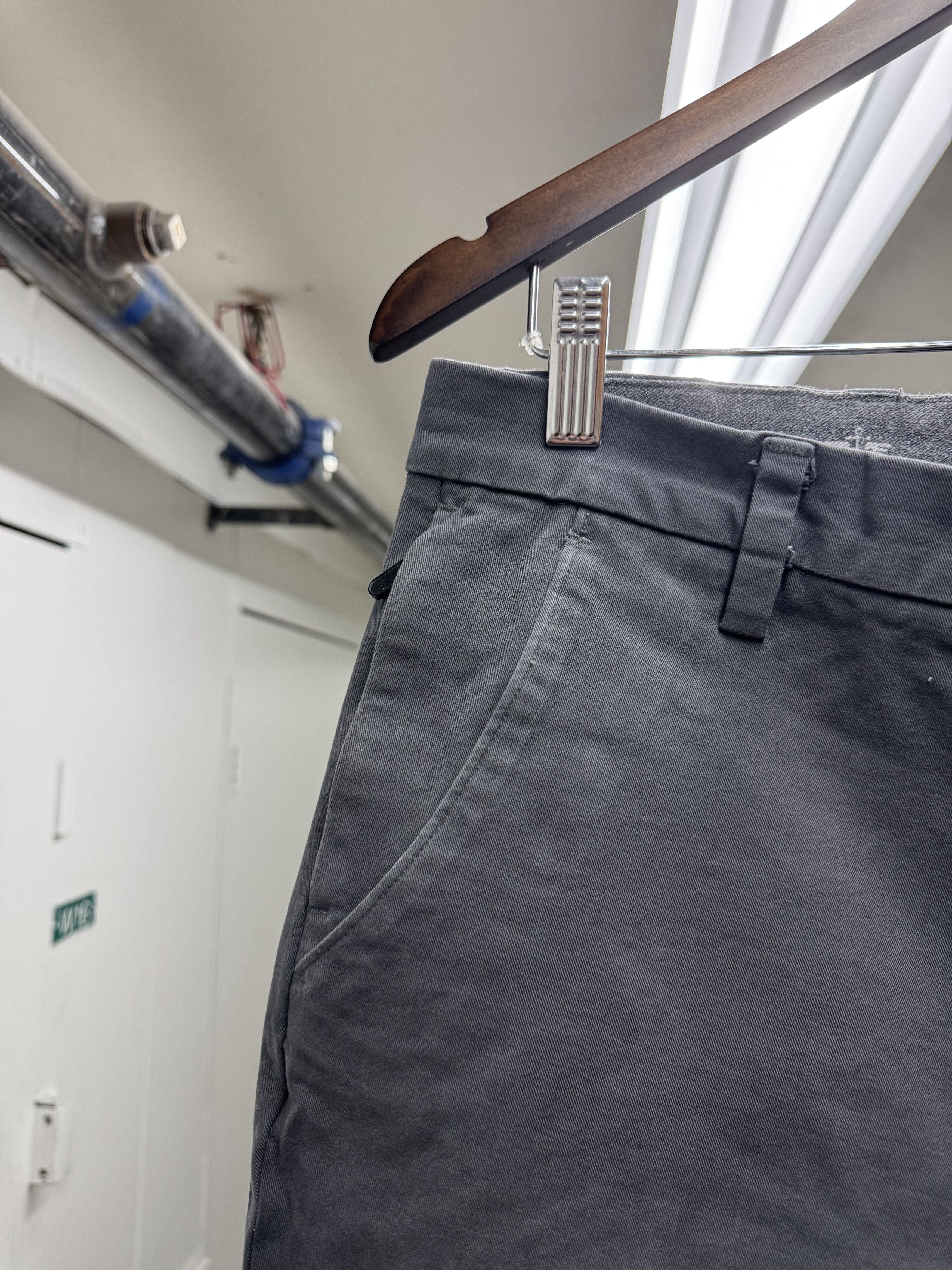 Dockers Dockers Waterless Slim Flex Side Zip Pocket 31 x 32 Chinos Size US 31 - 2 Thumbnail