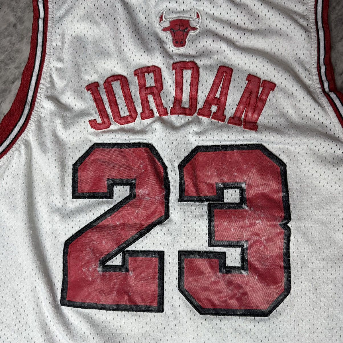 NBA × Nike × Vintage Vintage Nike Chicago Bulls Michael Jordan #23 90s NBA Jersey Size US XL / EU 56 / 4 - 13 Thumbnail