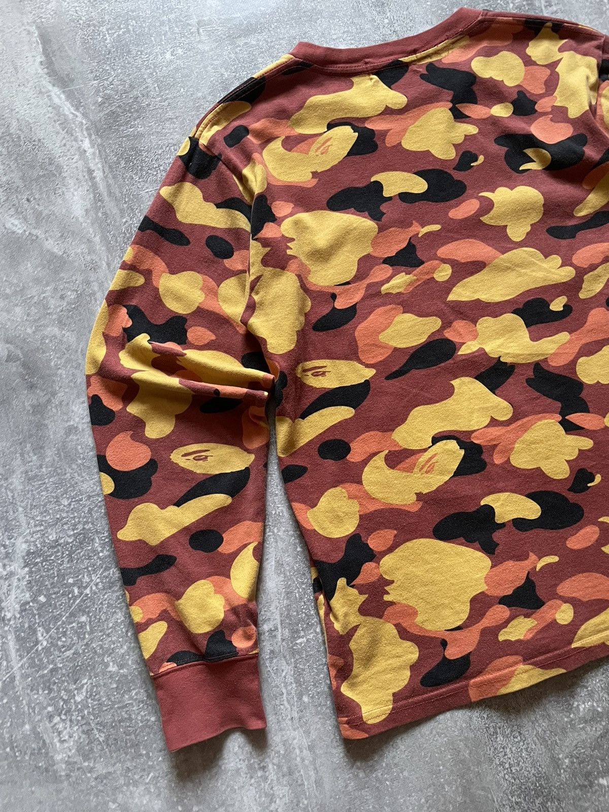 Bape 1st Camo Shark Long Sleeve Tee Size US S / EU 44-46 / 1 - 6 Thumbnail
