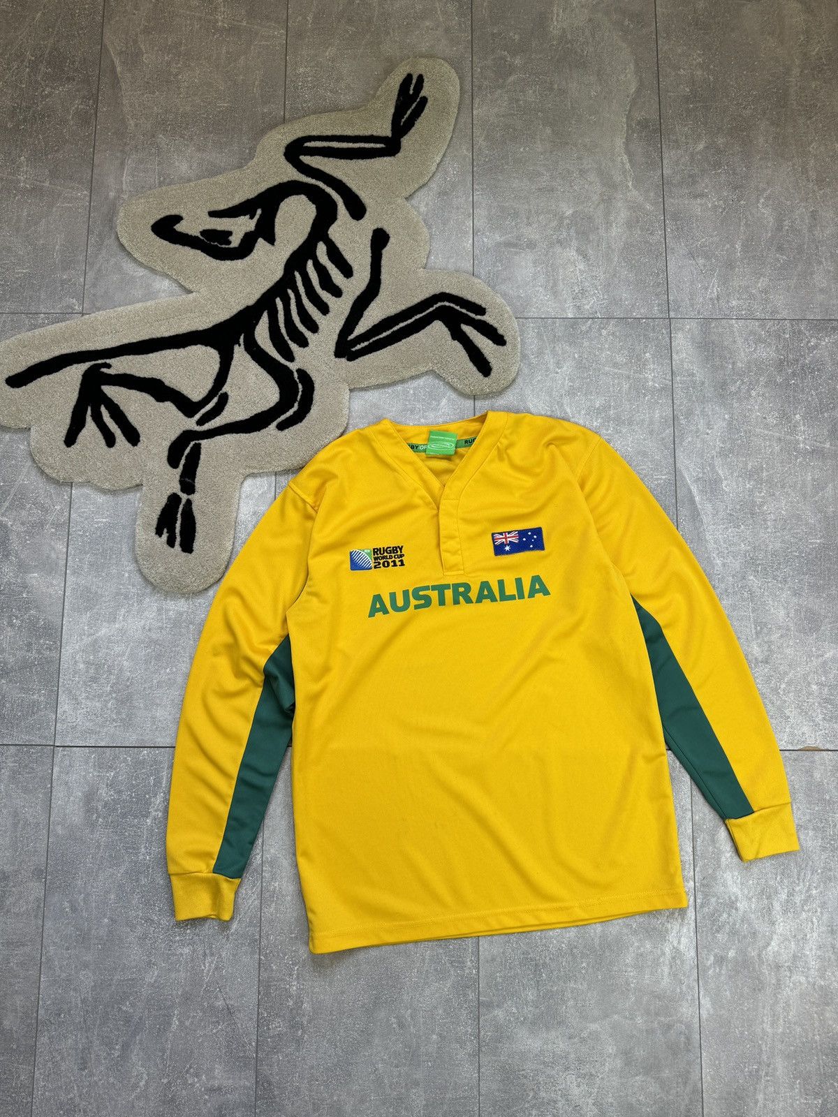Vintage Mens Vintage Australia rugby longsleeve sweatshirt jersey Size US S / EU 44-46 / 1 - 1 Thumbnail