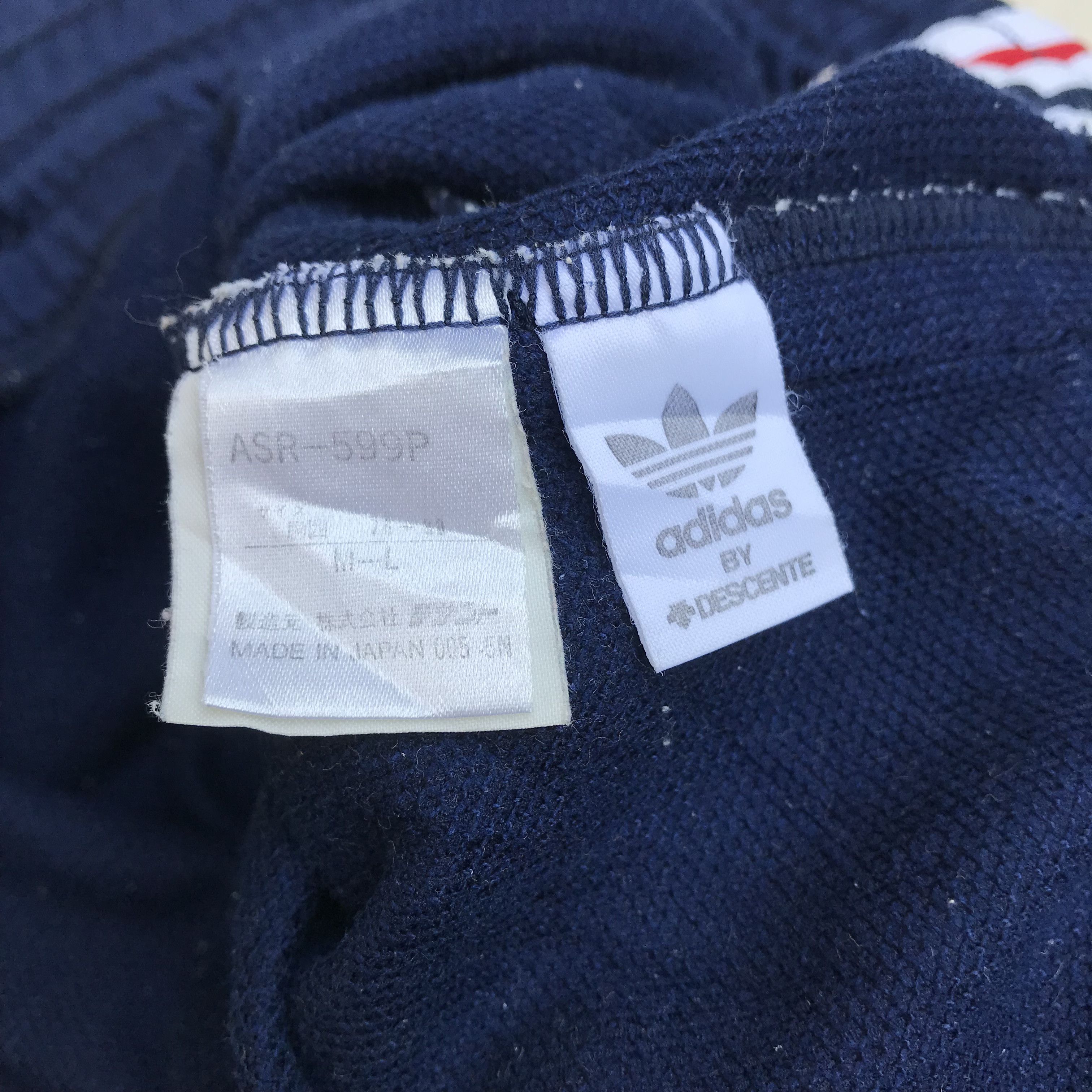 Adidas Adidas Originals Short pants Trainner Trackpants shorts navy Size US 34 / EU 50 - 14 Thumbnail