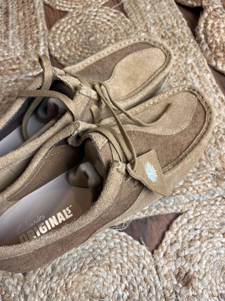 Clarks × Designer Clarks Beige suede two-tone Tan Wallabee Wallabees mule moc Size US 10.5 / EU 43-44 - 7 Thumbnail