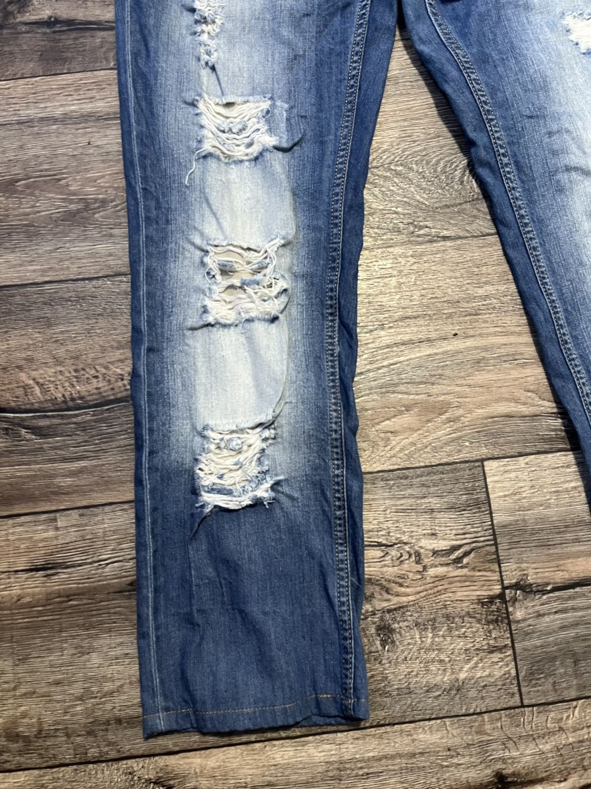 Dolce & Gabbana Vintage Dolce & Gabbana Men’s Blue Ripped Jeans Size 34 Size US 34 / EU 50 - 3 Thumbnail
