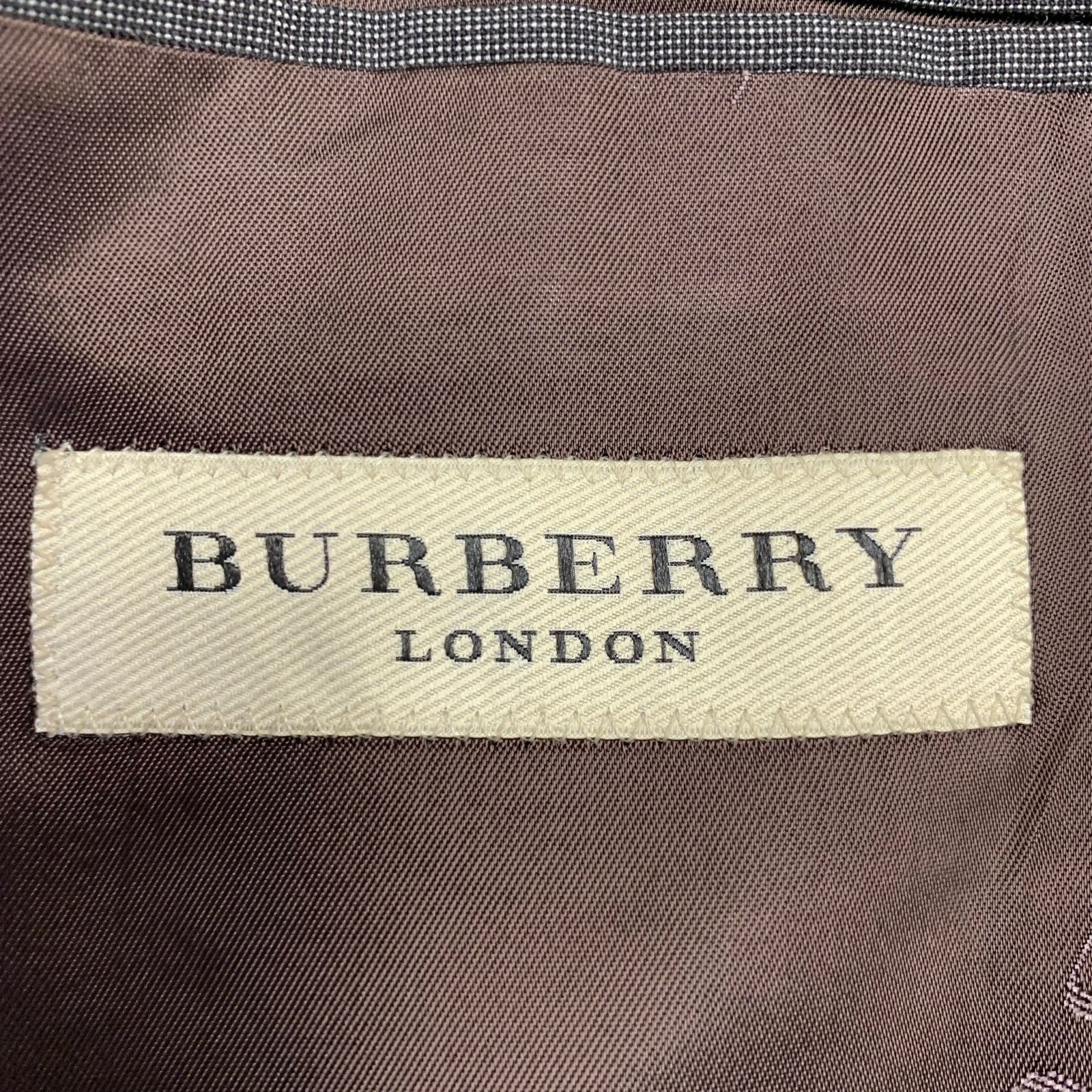 Burberry BURBERRY Size 46 Regular Grey Virgin Wool Notch Lapel Suit Size 46R - 9 Thumbnail