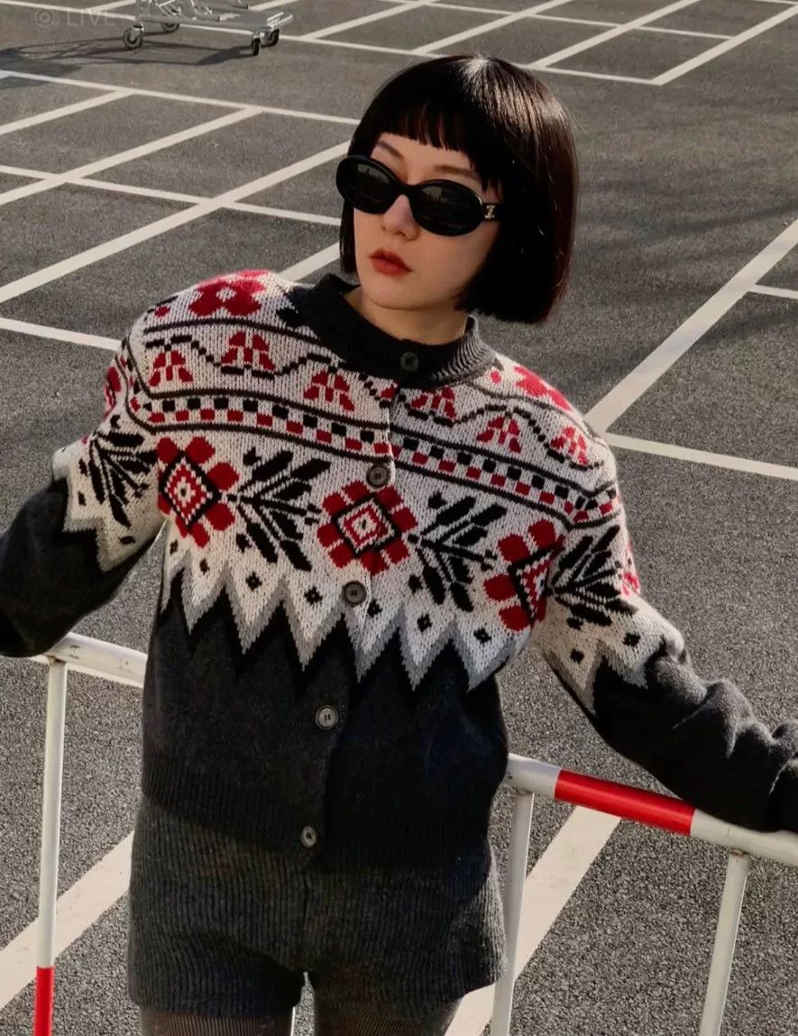 Magda Butrym Vintage Style Sweater by Magda Butrym Size XXS / US 00 / IT 34 - 1 Thumbnail