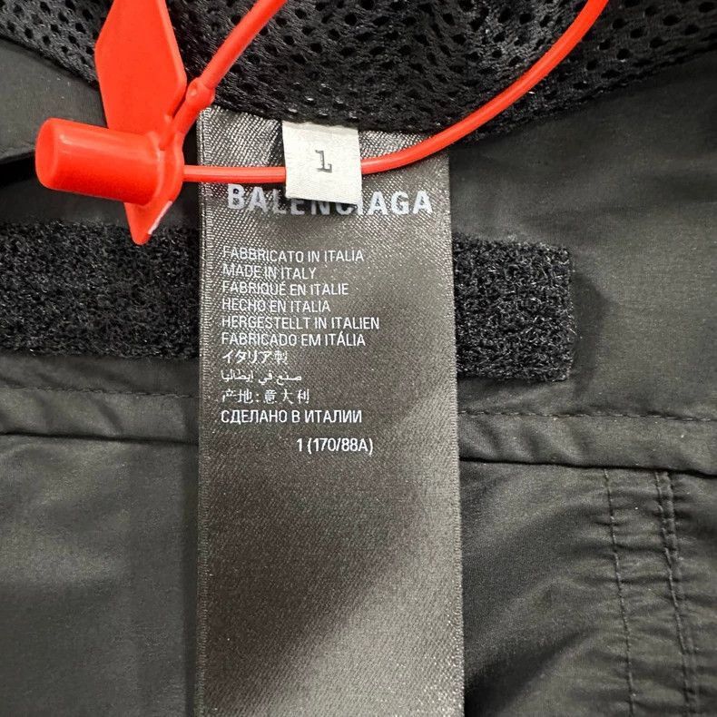 Balenciaga balenciaga black nylon jumpsuit unisex rare Size US 30 / EU 46 - 8 Thumbnail