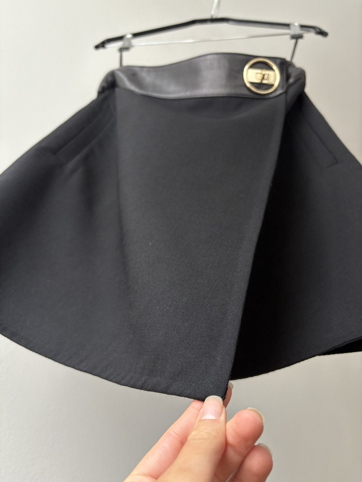Gucci Gucci wool leather waist wrap skirt Size 30" / US 8 / IT 44 - 4 Thumbnail
