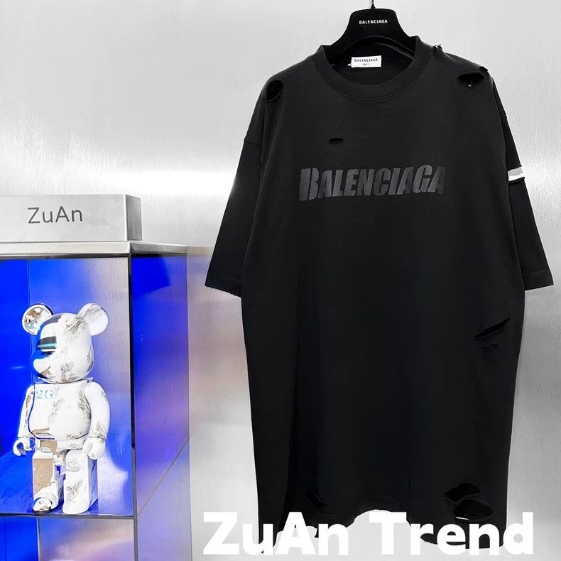 Balenciaga Balenciaga Cracked Logo Hole Short Sleeve Tee - dmc Size US XS / EU 42 / 0 - 1 Thumbnail