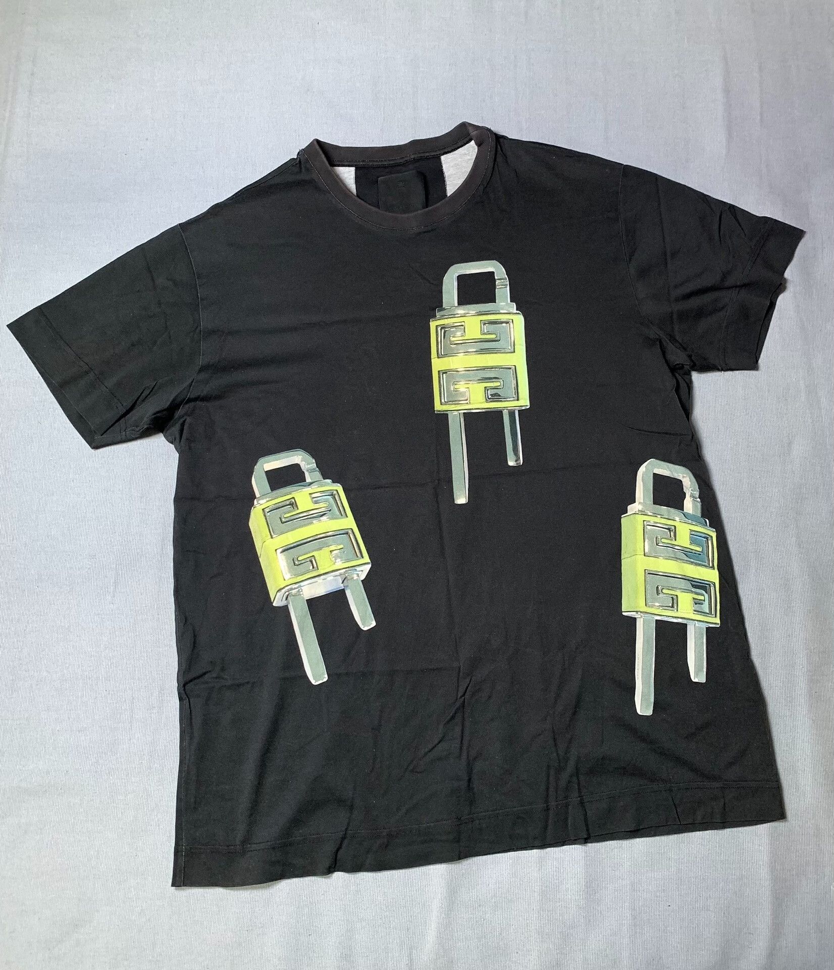 Givenchy Givenchy Lock Head Short Sleeve Size US XS / EU 42 / 0 - 1 Thumbnail