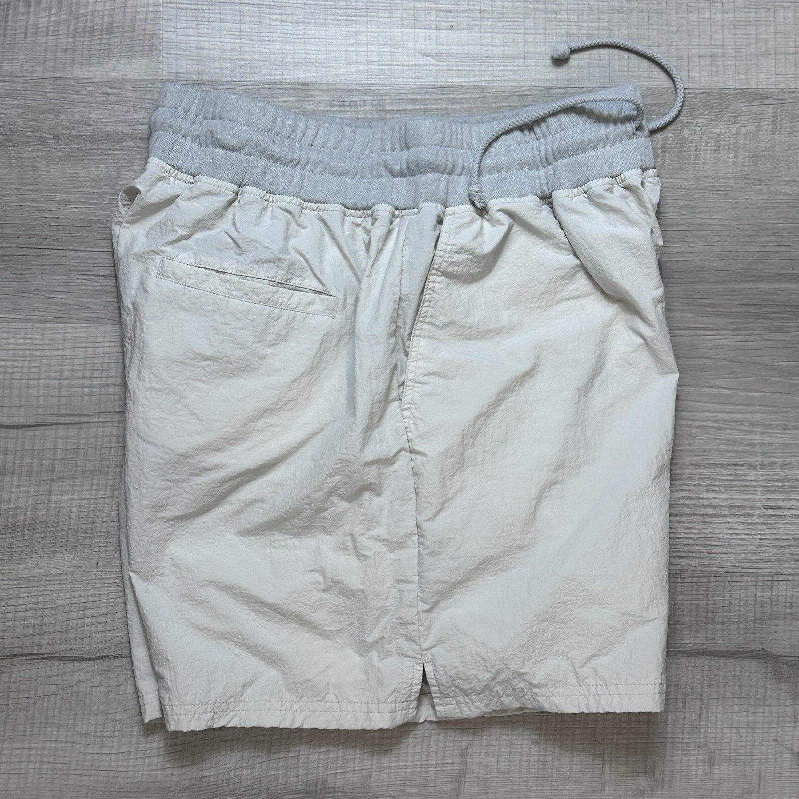 Fabletics Fabletics Womens Jemma Shorts XL Soft Gray Lined Elastic Size 28" / US 6 / IT 42 - 10 Thumbnail