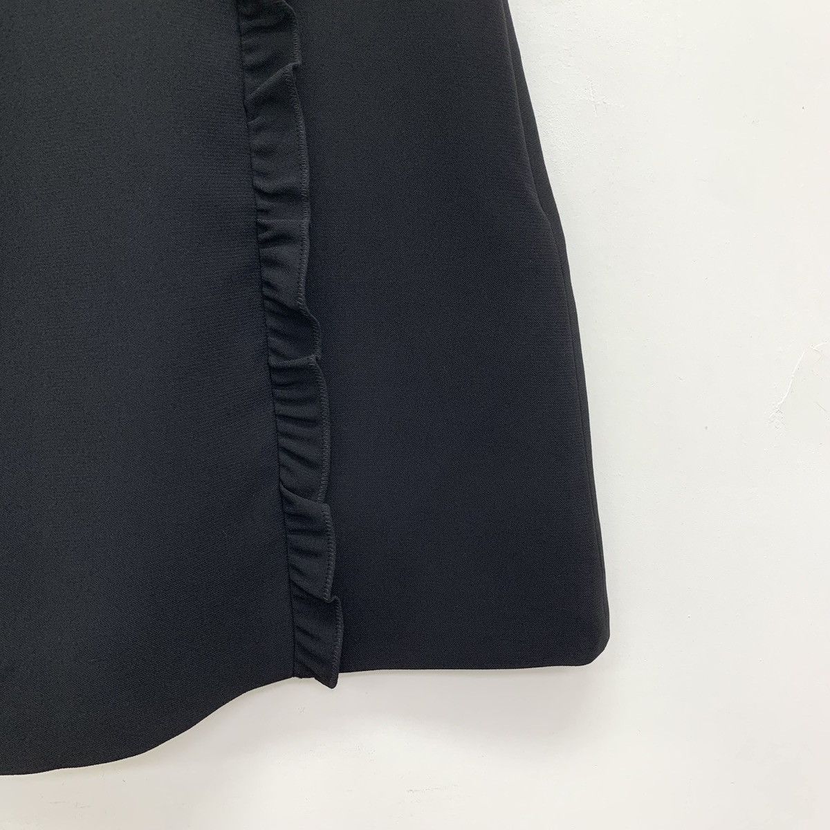 Miu Miu Miu Miu Black Ruffled Trim Casual Mini Skirt K26WX Size 28" / US 6 / IT 42 - 4 Thumbnail