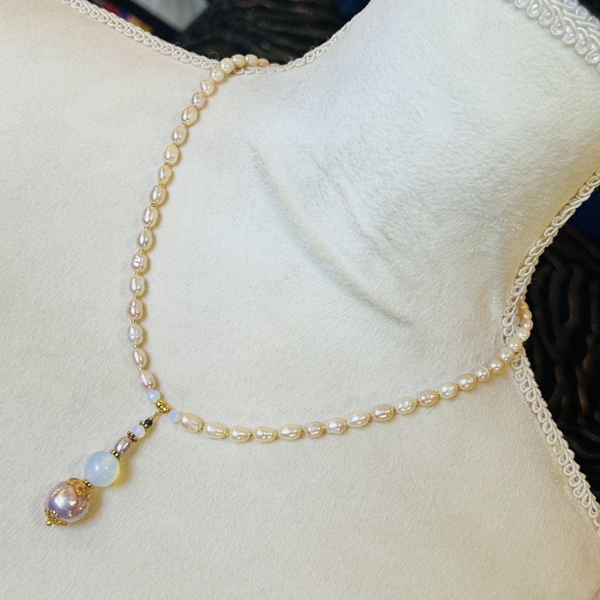 Handmade Handcrafted elegant genuine fresh water pendant necklace Size ONE SIZE - 1 Thumbnail