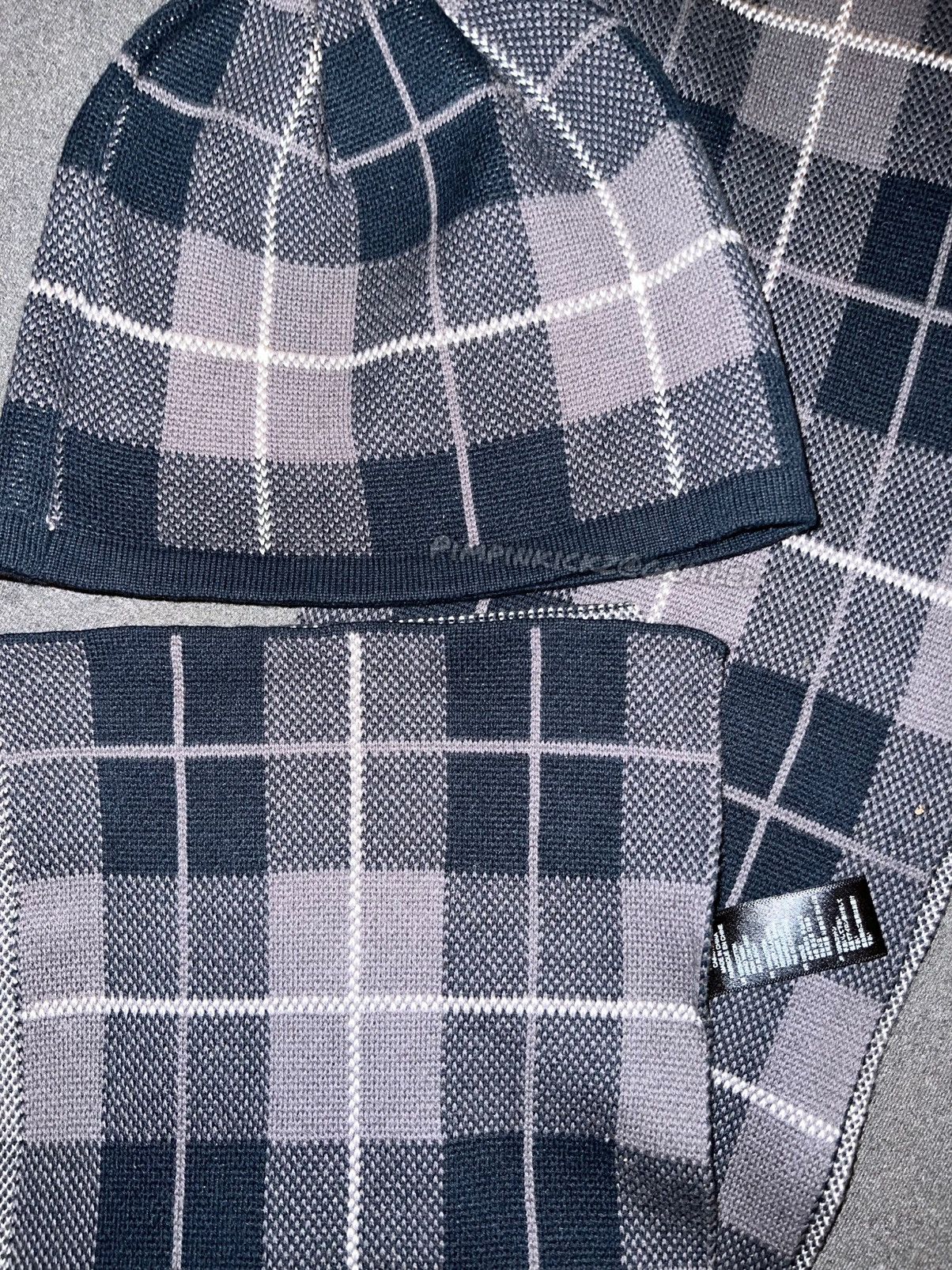 H&M H&M matching Hat & Scarf set (Unisex) Size ONE SIZE - 2 Thumbnail