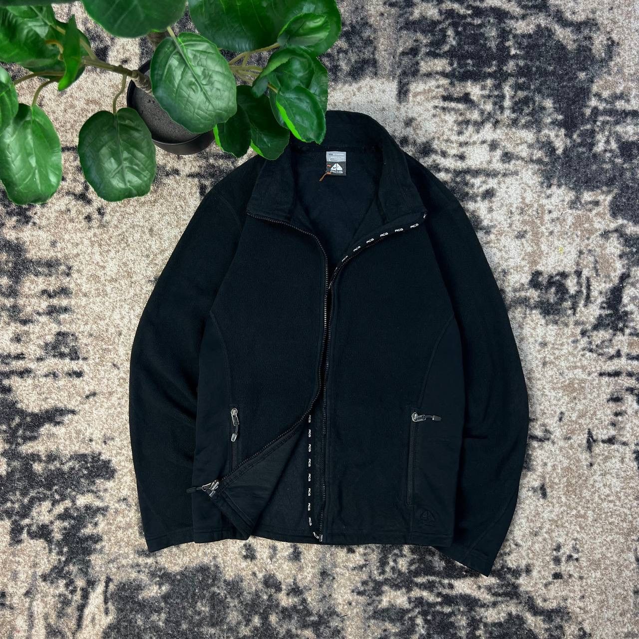 Nike ACG Nike ACG Vintage Y2K Mini Logo Zip Up Fleece Track Jacket Size US L / EU 52-54 / 3 - 1 Thumbnail