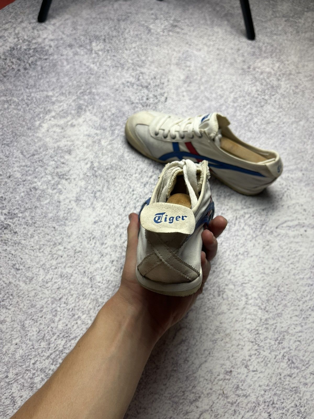 Asics Asics Onitsuka Tiger Mexico 66 Distressed Sneakers 10 Rare Size US 6 / EU 39 - 8 Thumbnail
