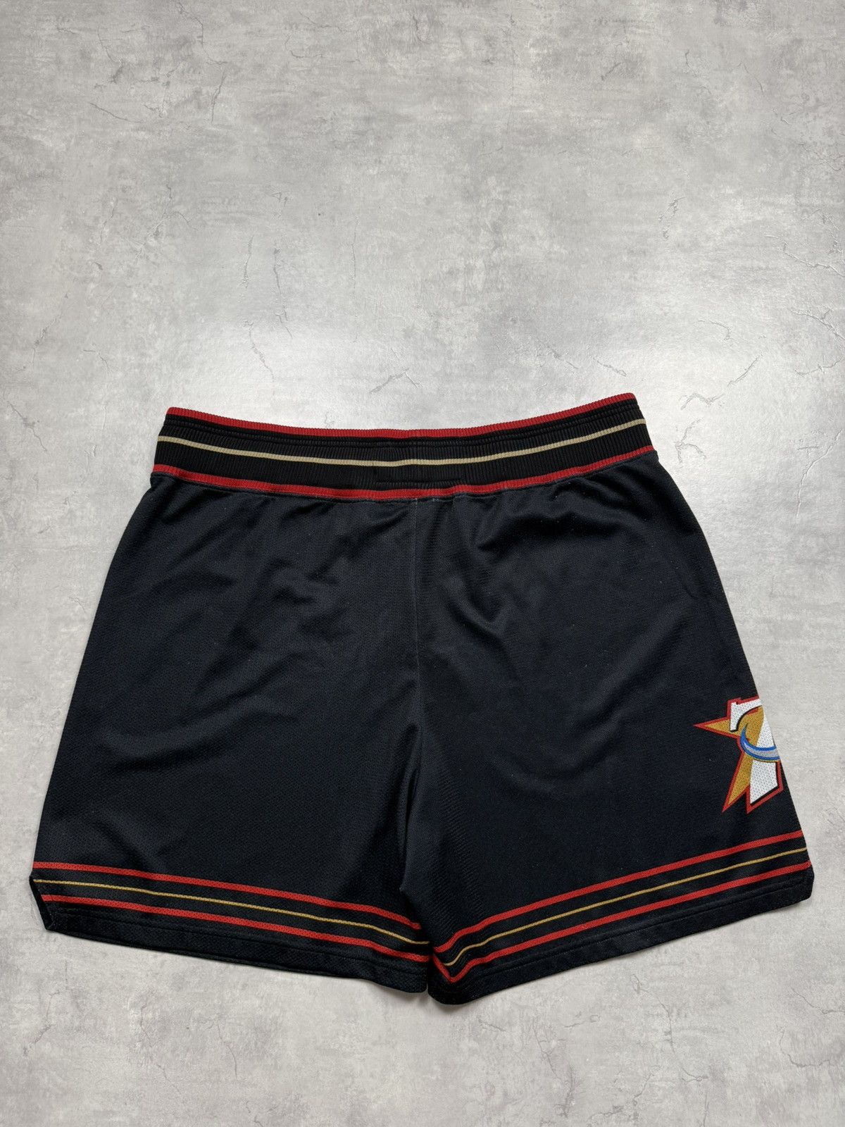Champion Vintage Champion Philadelphia 90s Shorts Size US 36 / EU 52 - 9 Thumbnail
