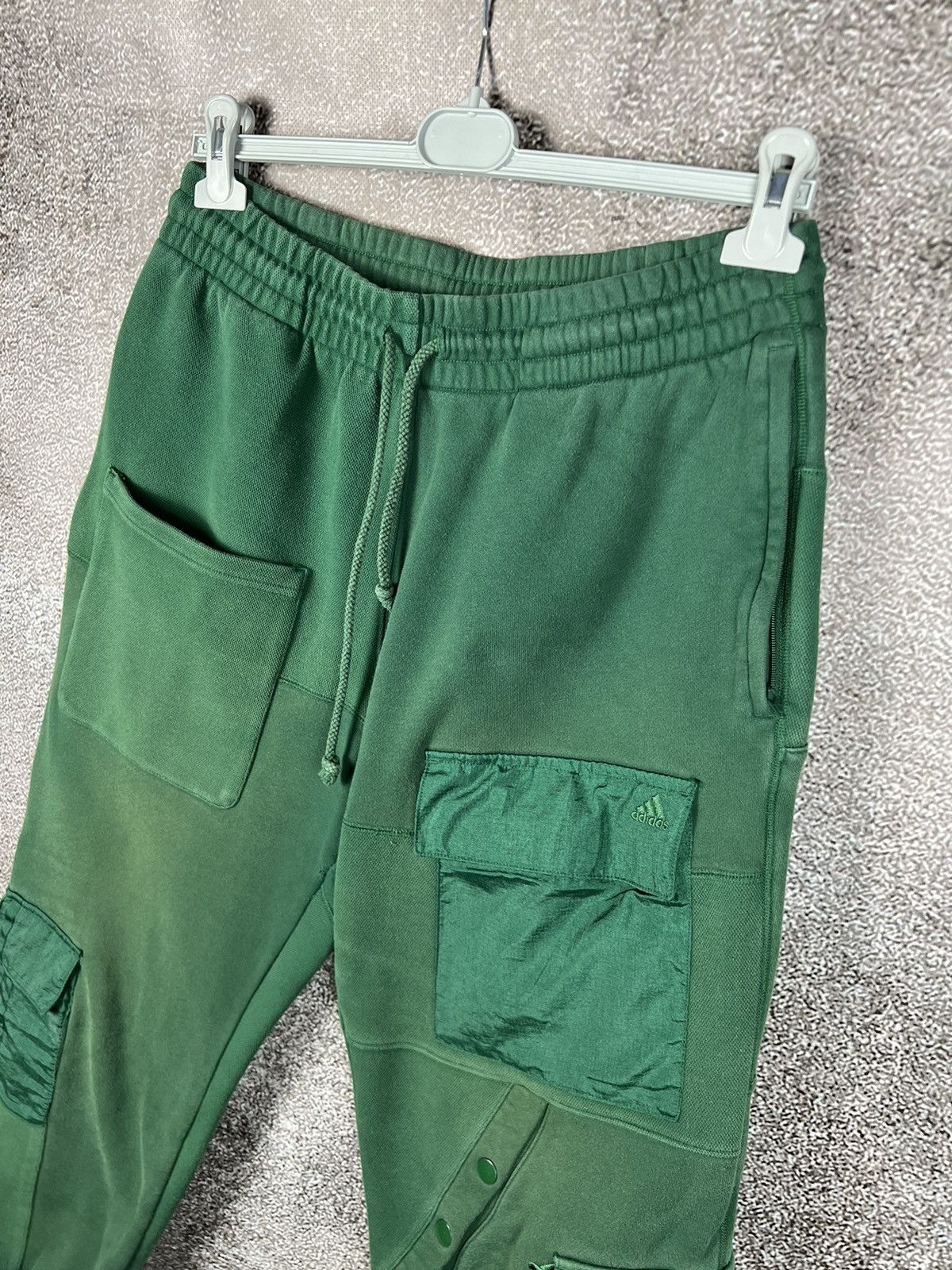 Adidas × Ivy Park Adidas x Ivy Park 4all cargo unisex Beyoncé sweat pants y2k Size US 34 / EU 50 - 8 Thumbnail