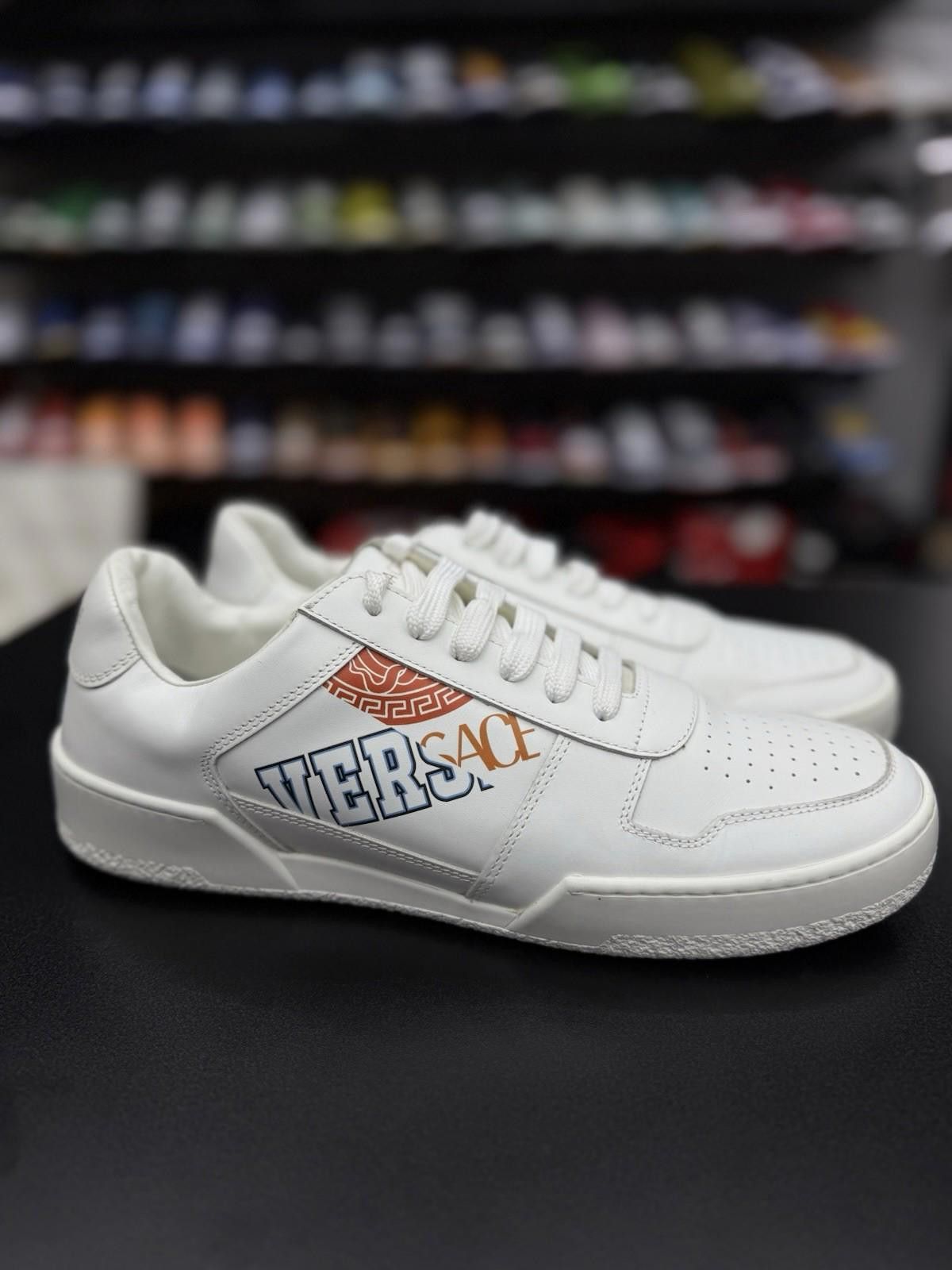 Versace $850 Authentic Versace Logo Low Top Sneaker Size 43EU/10US Size US 10 / EU 43 - 2 Thumbnail